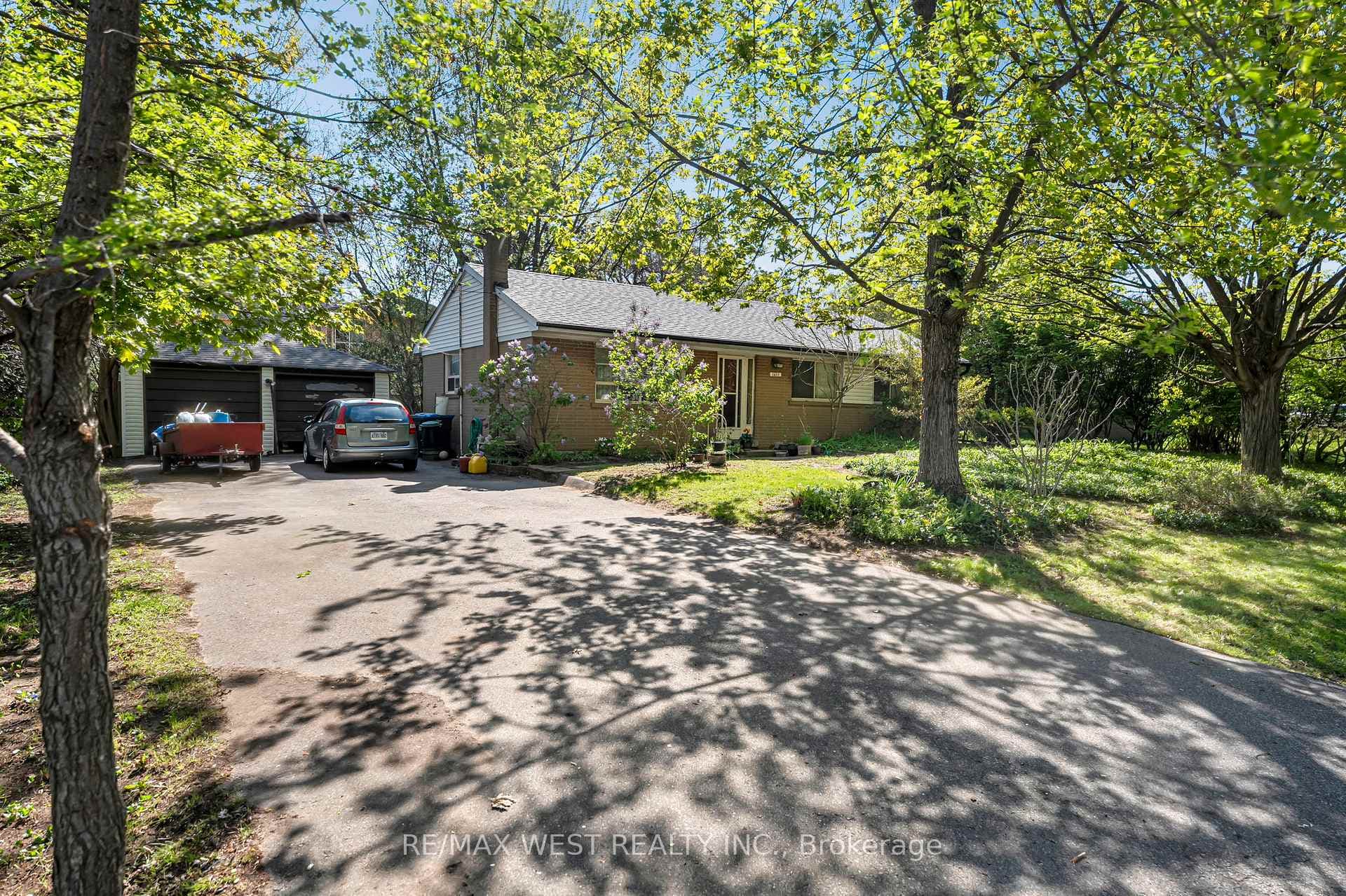 1610 Magenta Court - Detached photo 10 of 14 in Mississauga, Ontario