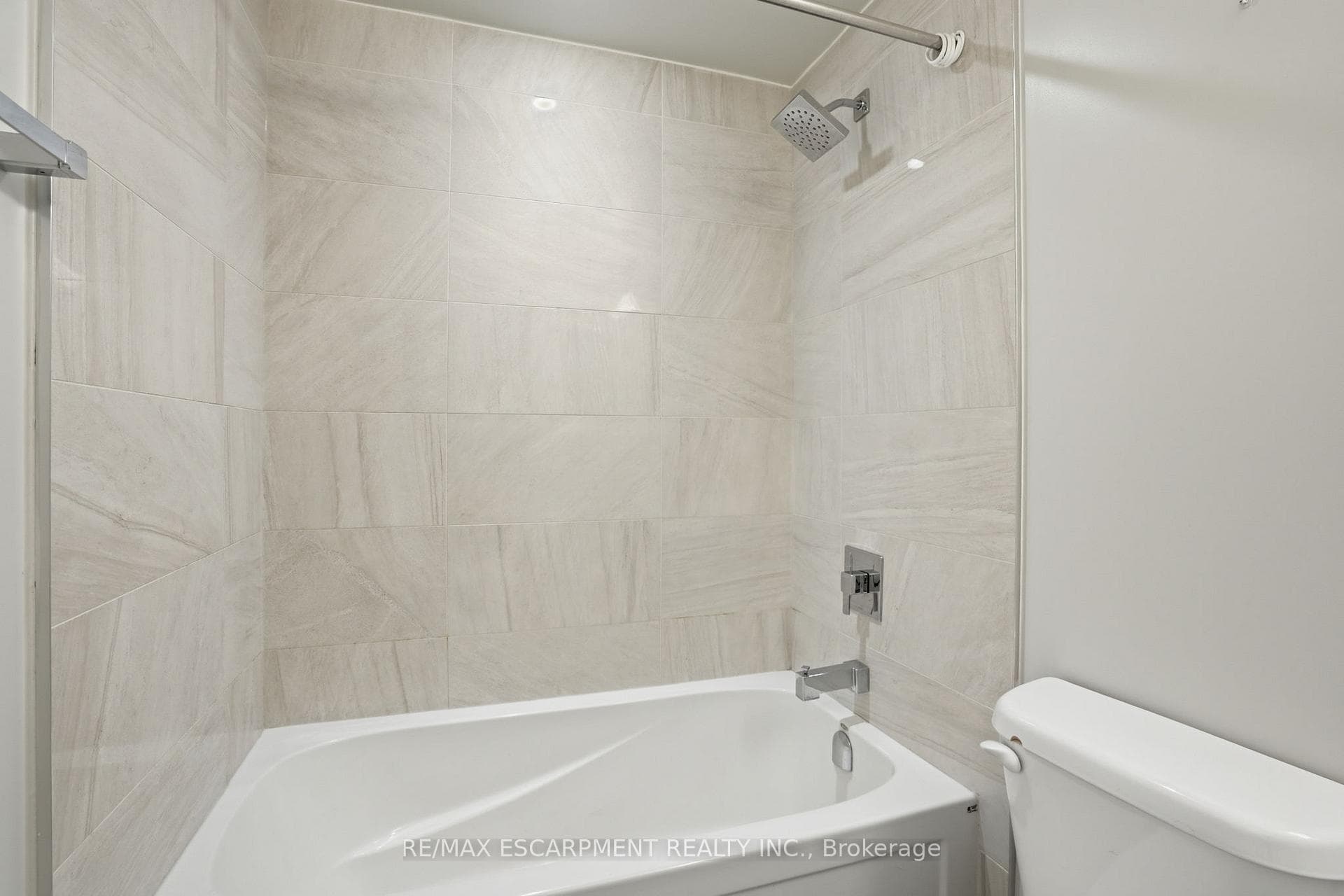 2087 Fairview Street Unit 1310 - Condo photo 18 of 27 in Burlington, Ontario