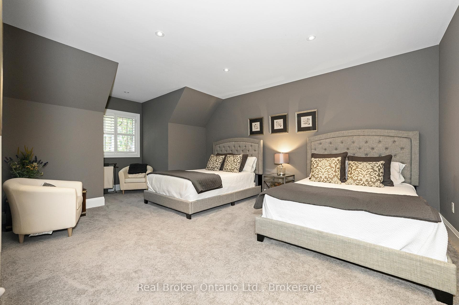 4507 Lakeshore Road - Detached photo 31 of 50 in Burlington, Ontario