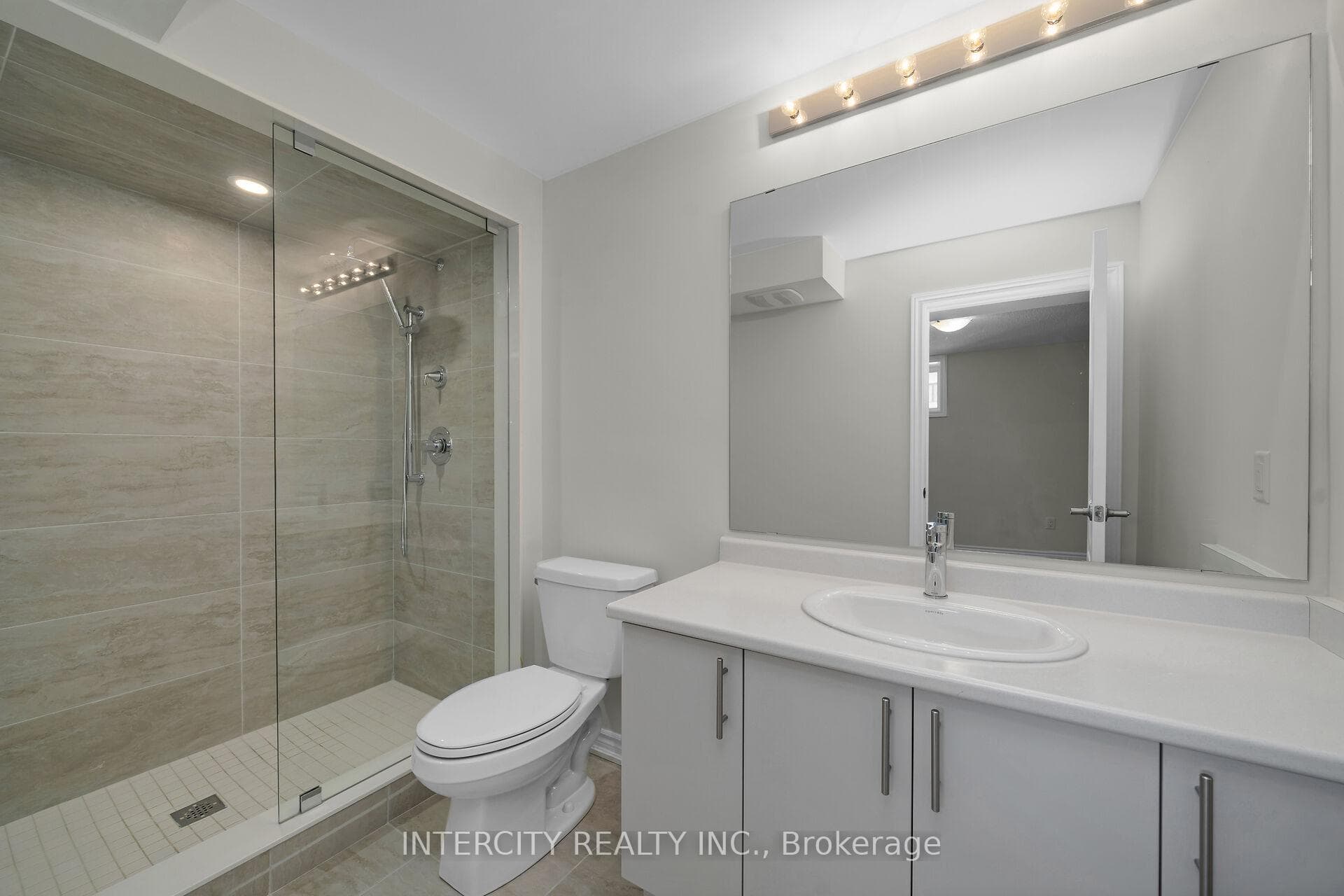 13 Vibrant Way Unit 37F - Condo photo 13 of 17 in Caledon, Ontario