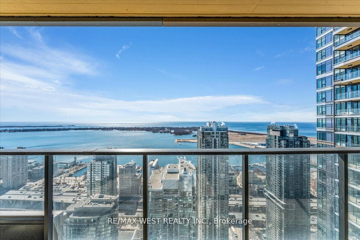1 Concord Cityplace Way Unit 5709 - Condo photo 21 of 44 in Downtown Toronto / Waterfront, Ontario