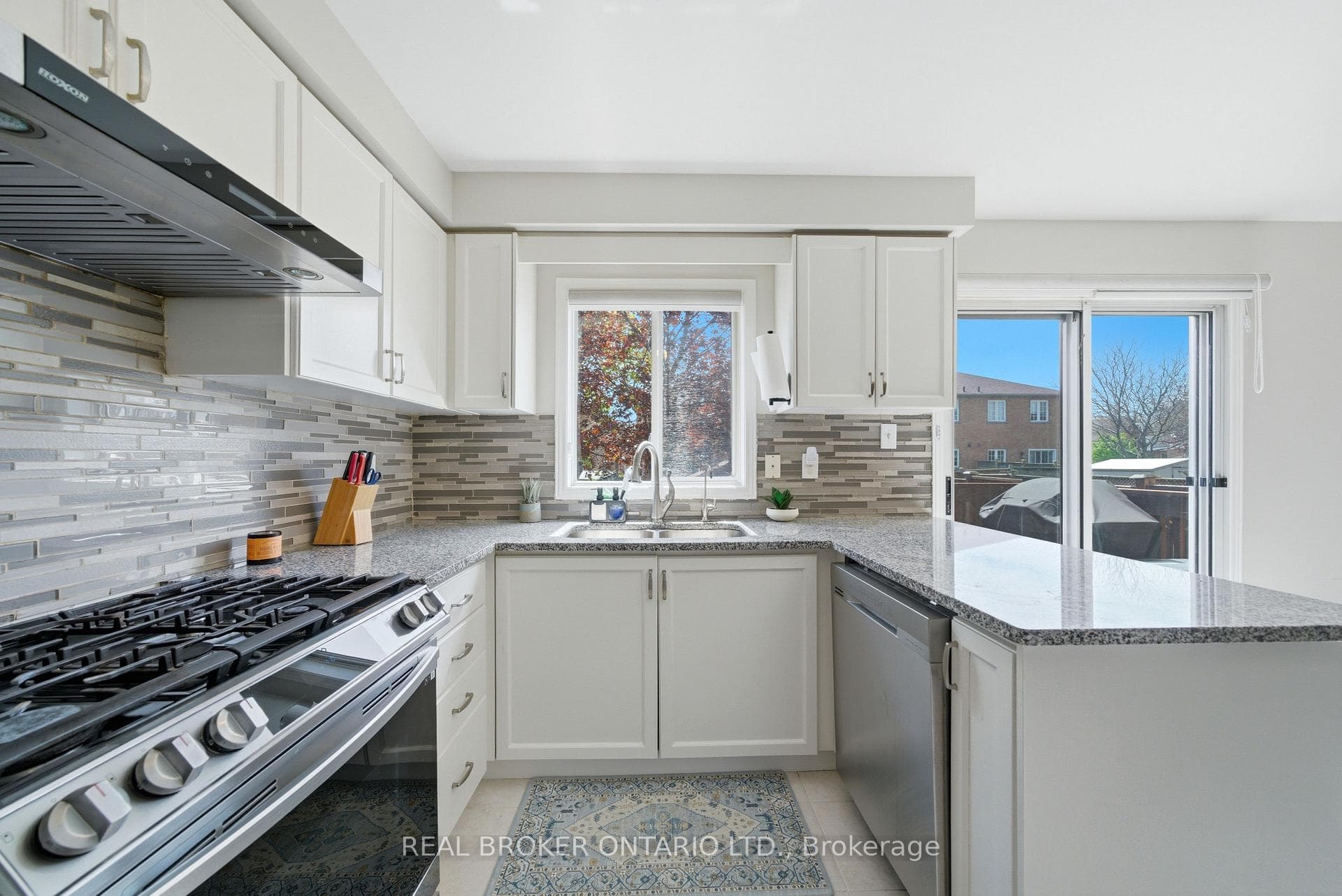 1860 Creek Way - Semi-Detached photo 14 of 44 in Burlington, Ontario