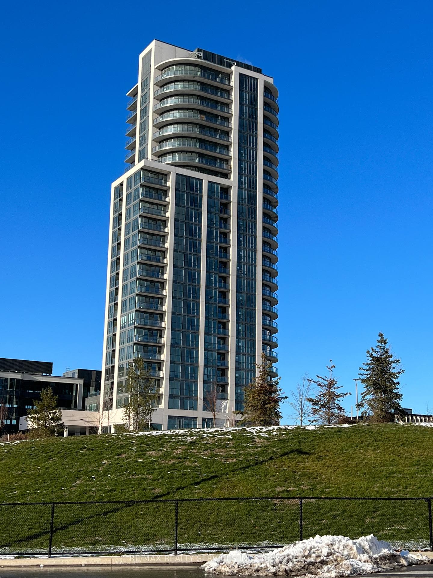 15 Lynch Street Unit 303 - Condo photo 1 of 27 in Brampton, Ontario