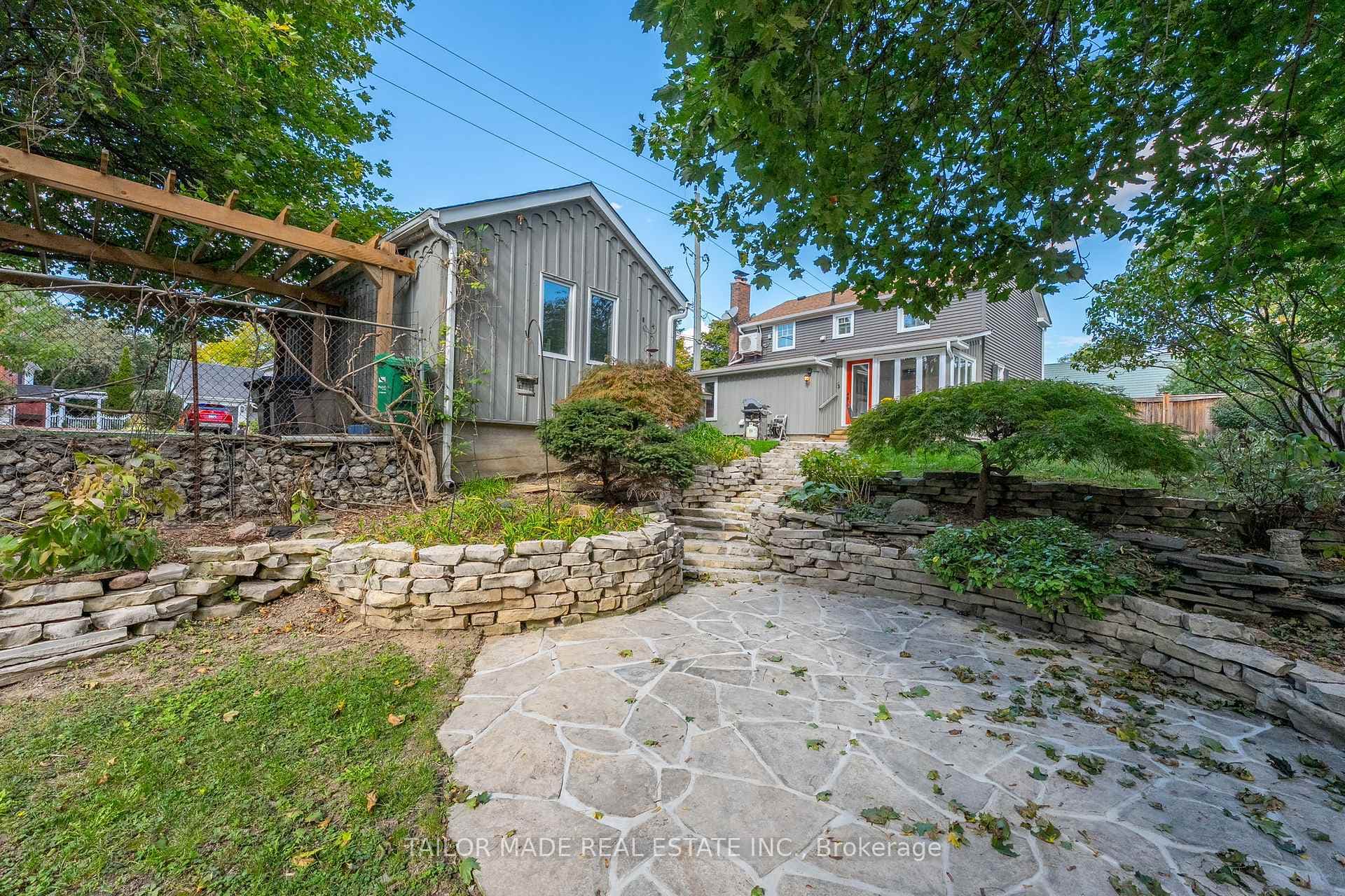 19 Isabella Street - home for sale in Brampton, Ontario