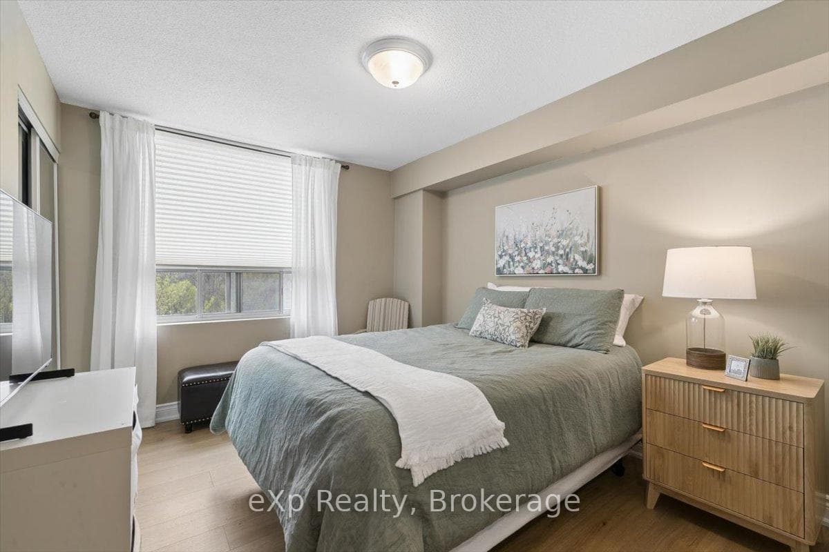 39 Stavebank Road Unit 403 - Condo photo 14 of 33 in Mississauga, Ontario