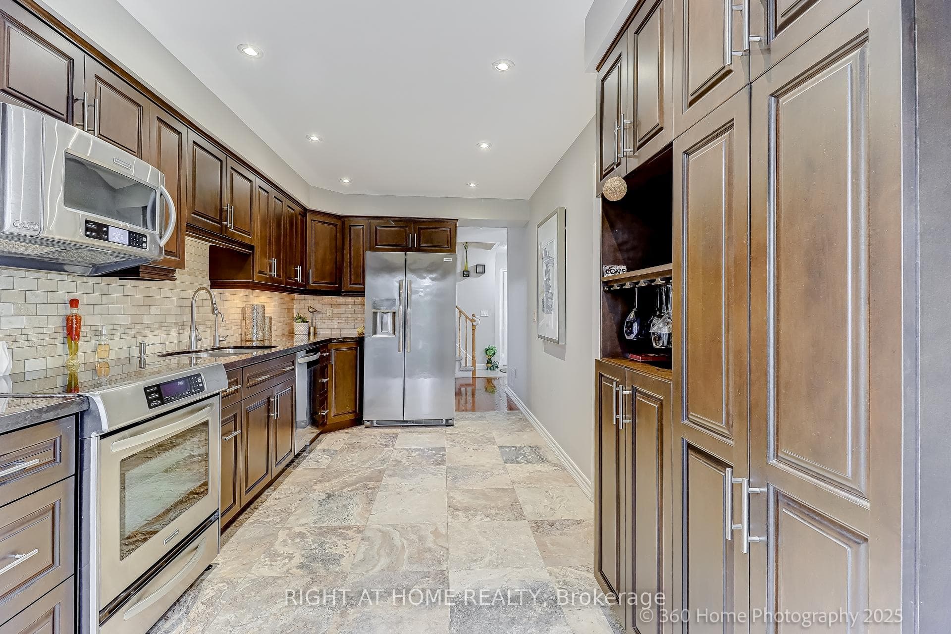 32 Heathcliffe Square - home for sale in Brampton, Ontario