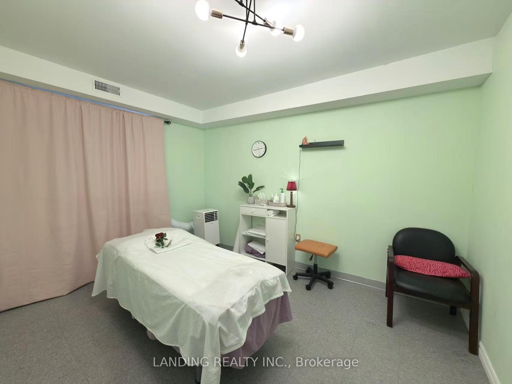3070B Hurontario Street - Commercial photo 4 of 7 in Mississauga, Ontario