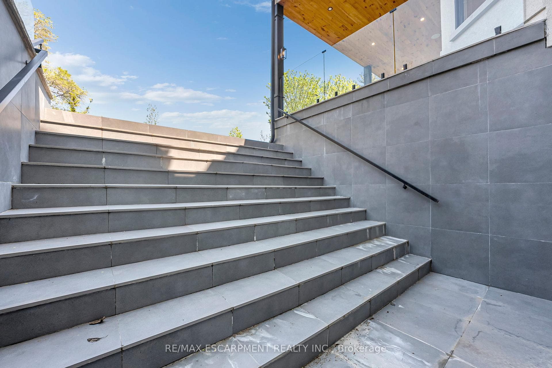 221 Morden Road - Detached photo 44 of 49 in Oakville, Ontario