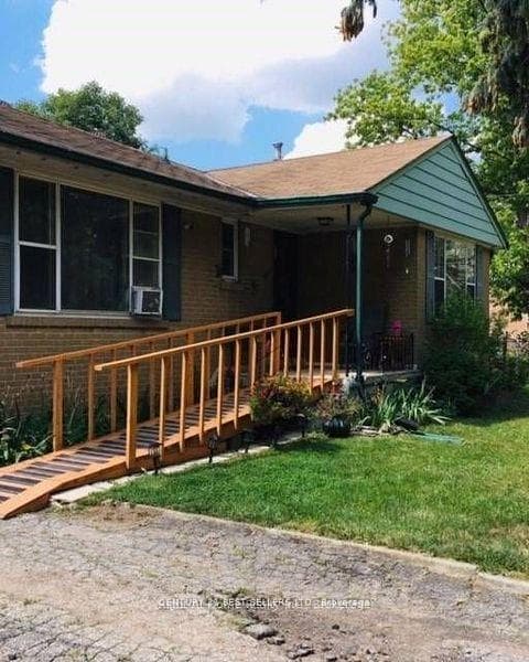 320 Ashbury Road - home for sale in Oakville, Ontario