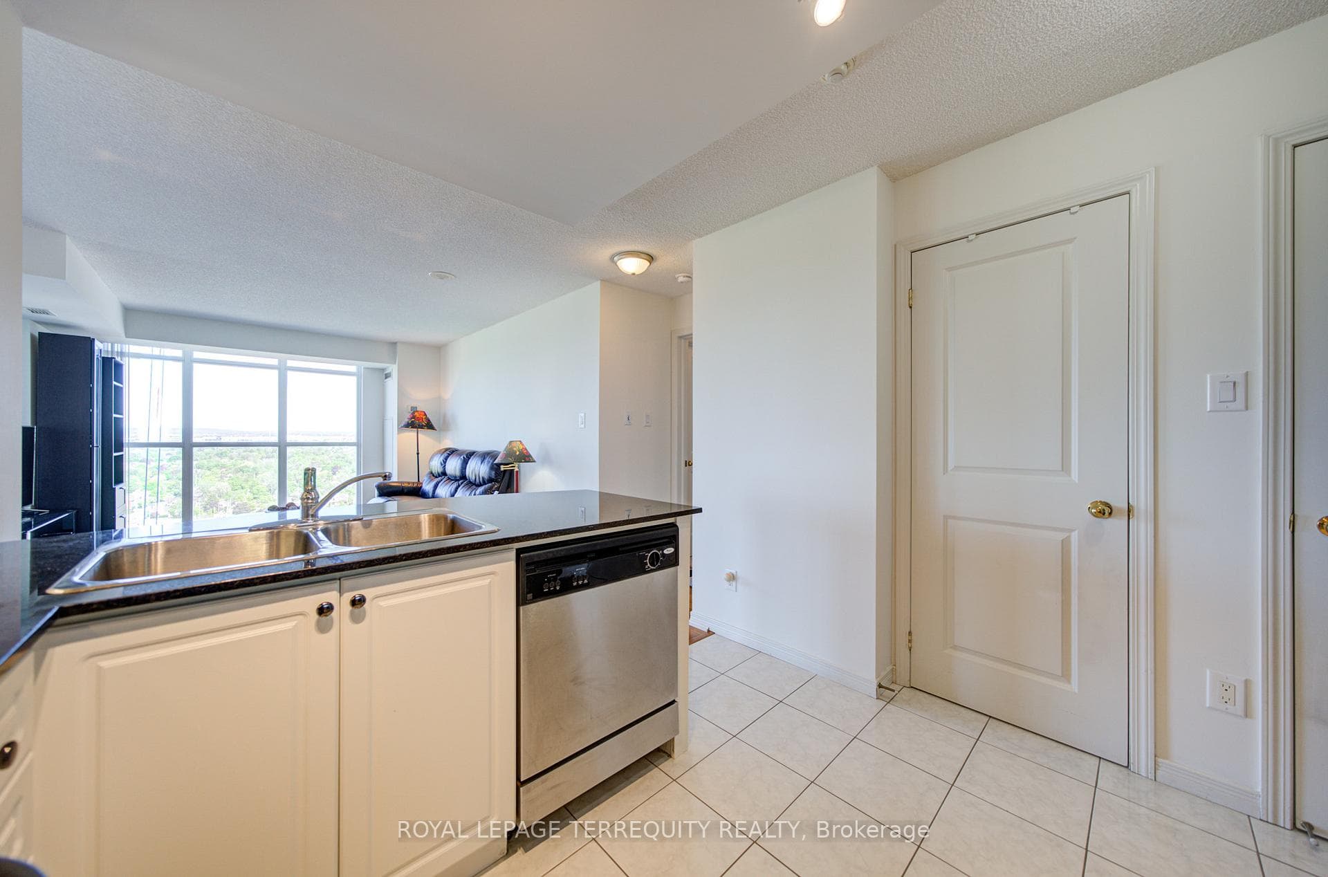 9 George Street Unit 2311 - Condo photo 9 of 44 in Brampton, Ontario