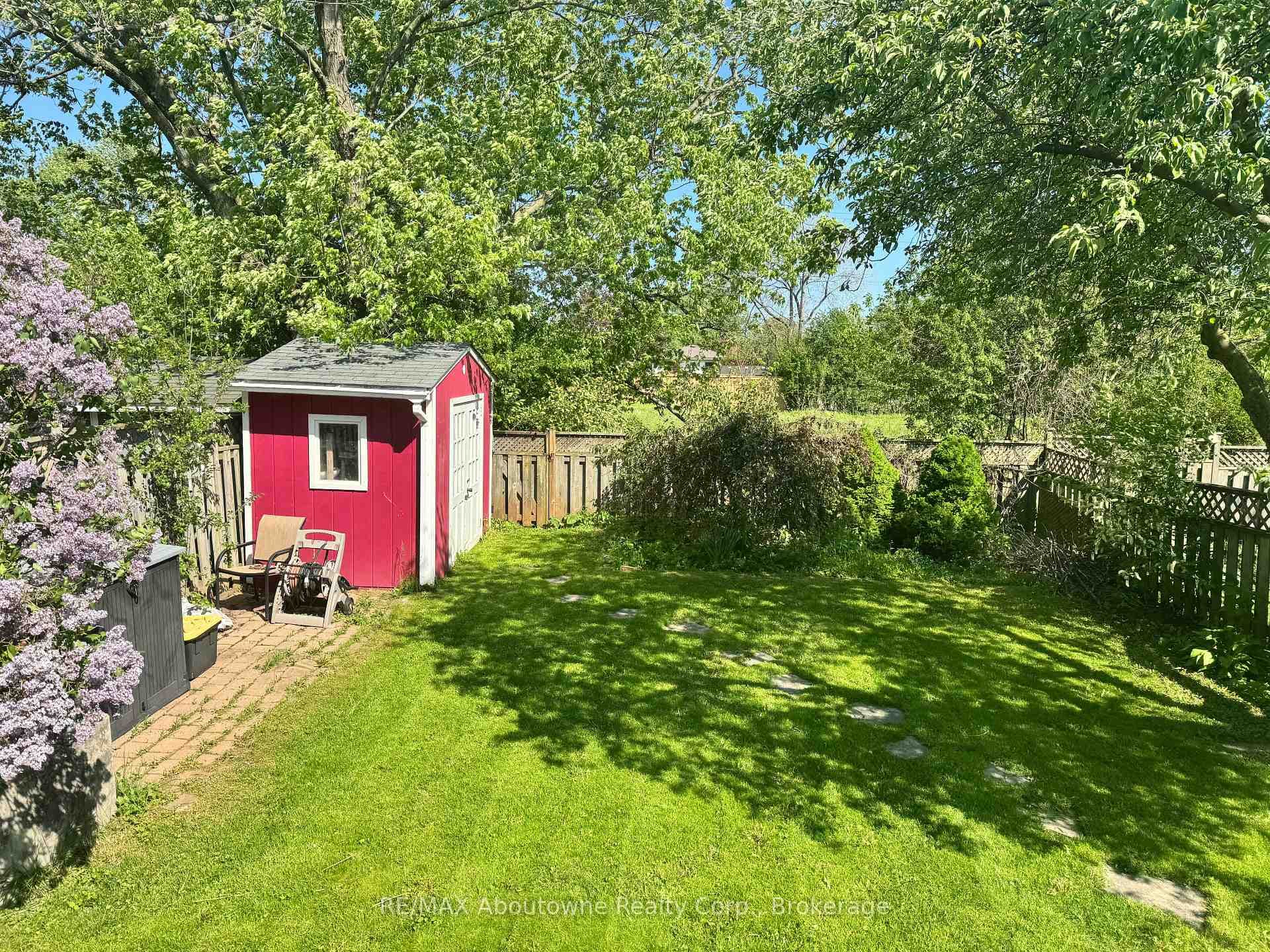 637 Lomond Crescent - Semi-Detached photo 3 of 23 in Burlington, Ontario
