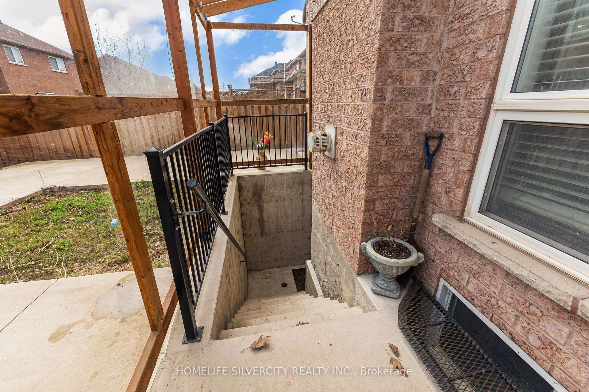 19 Vintage Gate - Detached photo 37 of 50 in Brampton, Ontario