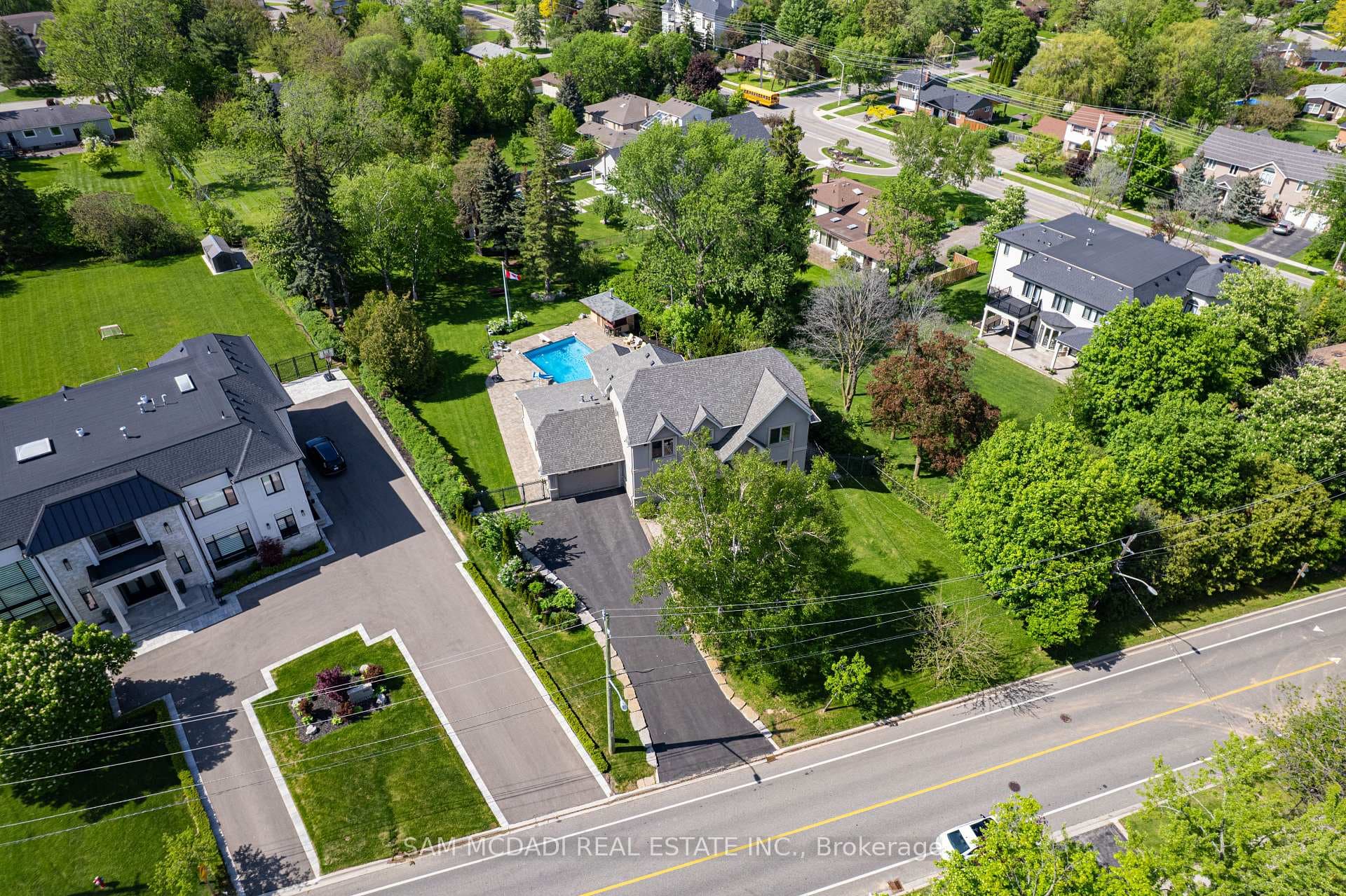 2411 Thorn Lodge Drive - Detached photo 49 of 50 in Mississauga, Ontario