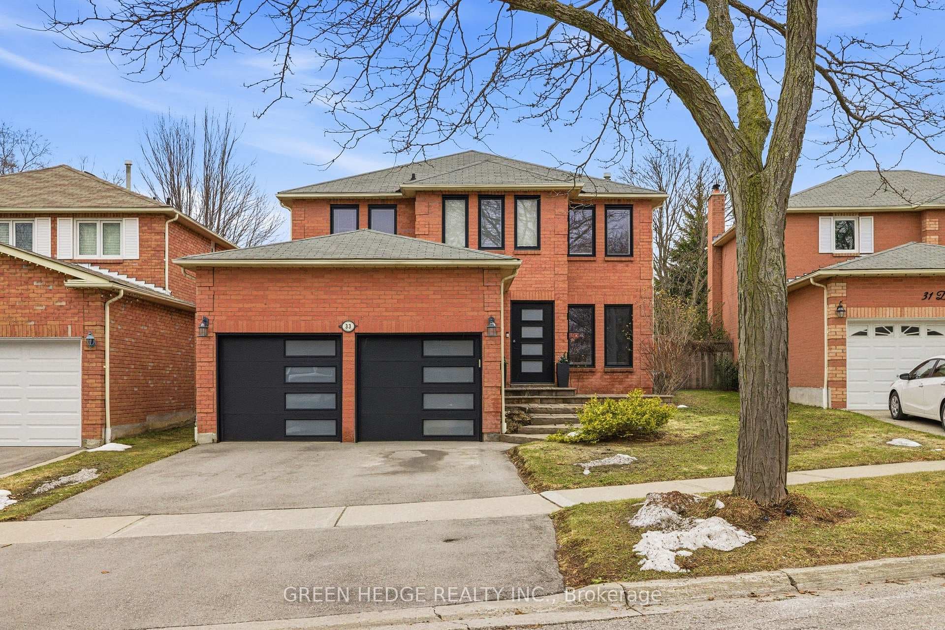 33 Dagwell Crescent - home for sale in Ajax, Ontario