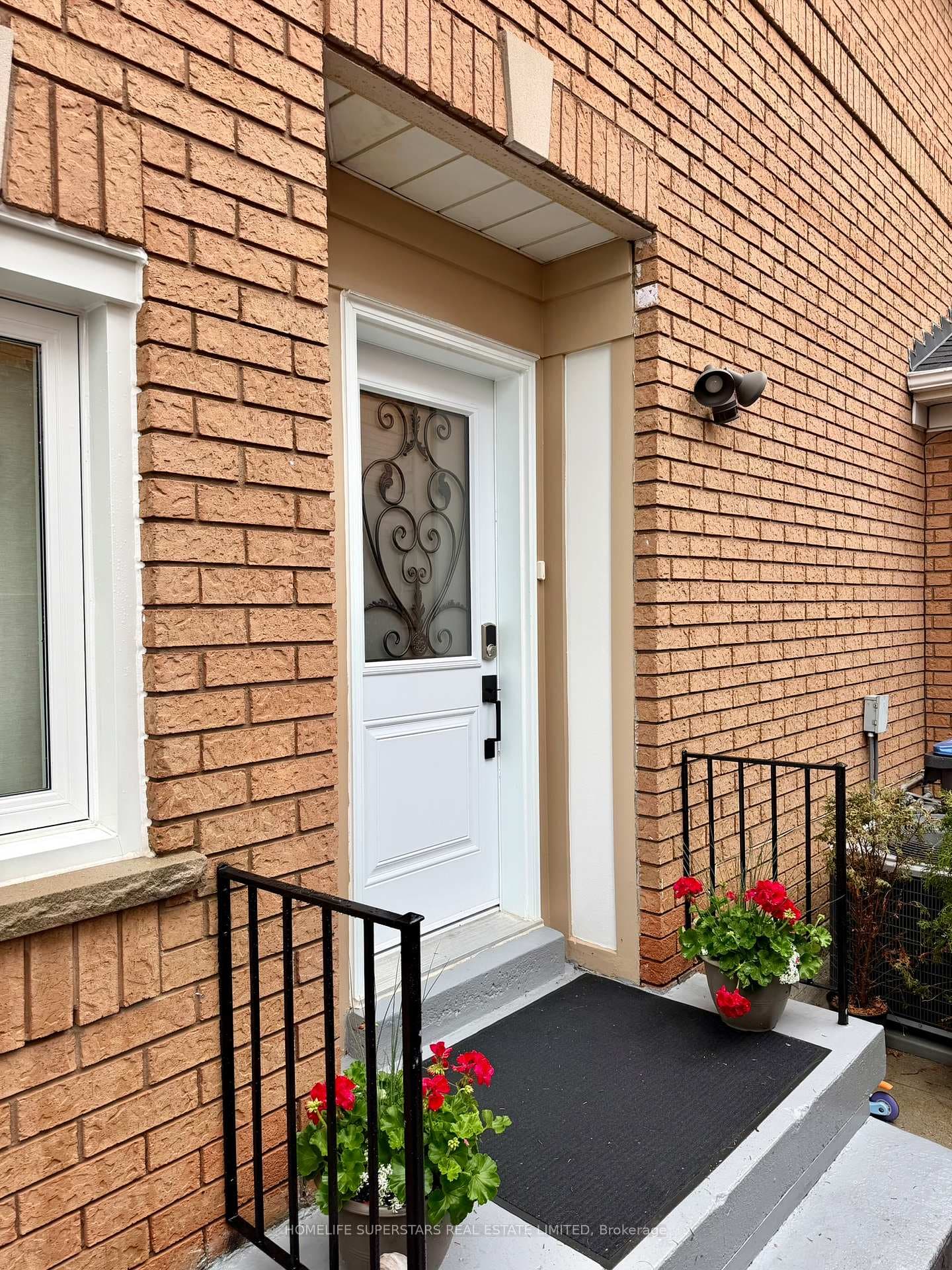 172 Rainforest Drive - Semi-Detached photo 4 of 31 in Brampton, Ontario