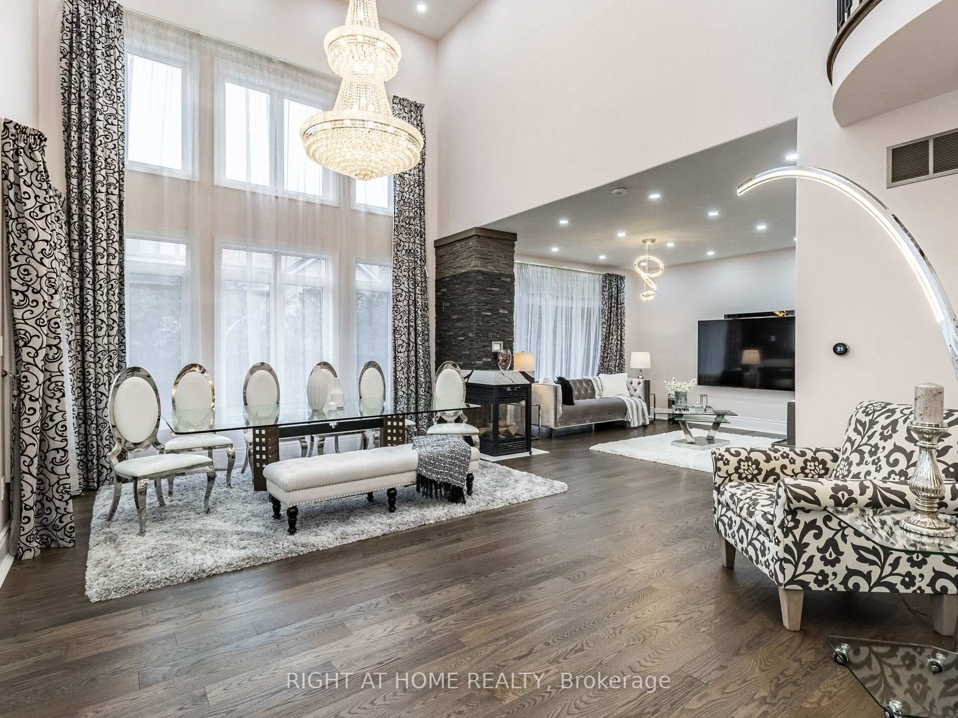 3176 Stocksbridge Avenue - Detached photo 13 of 50 in Oakville, Ontario