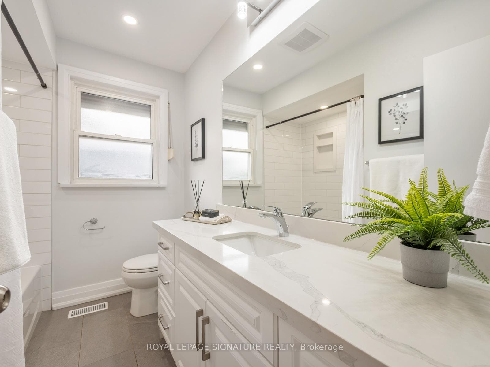 31 Birchard Street - Detached photo 19 of 48 in Scarborough Village / Eglinton East, Ontario