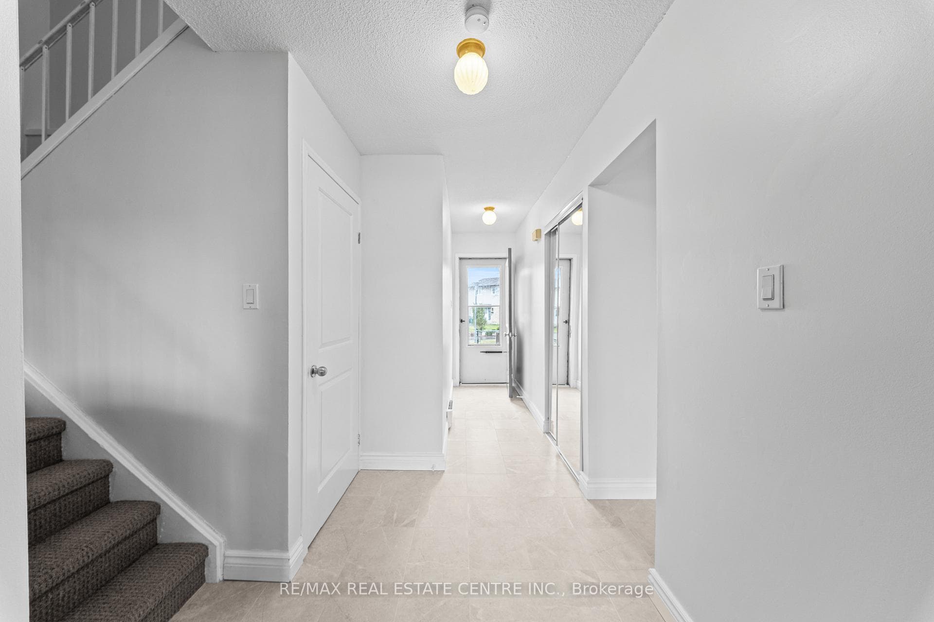 13 Gold Pine Court - Townhouse photo 3 of 35 in Brampton, Ontario