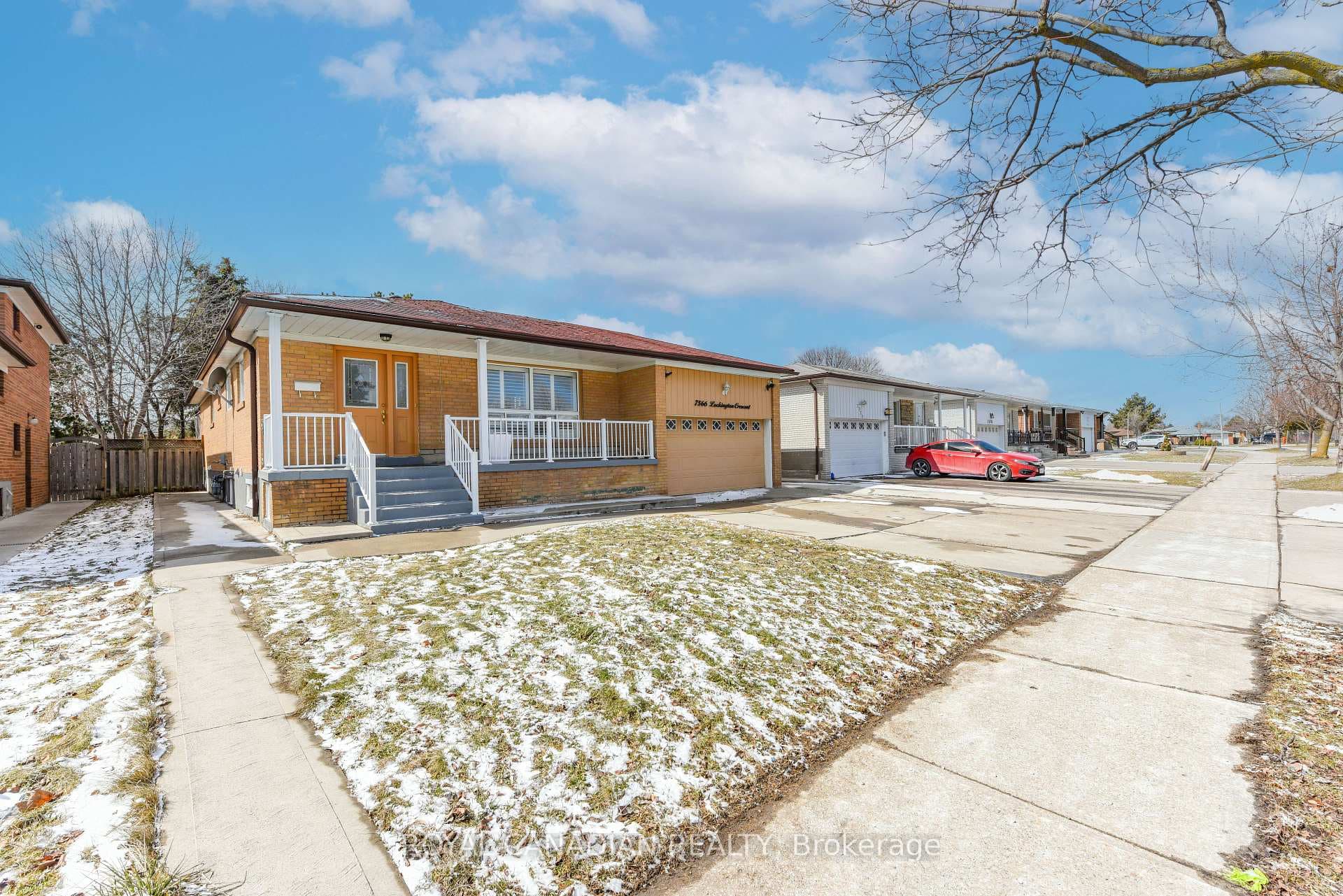 7566 Lockington Crescent - Detached photo 3 of 48 in Mississauga, Ontario