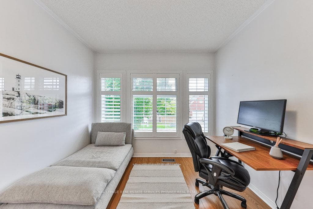 200 Lexington Road - Detached photo 21 of 37 in Oakville, Ontario