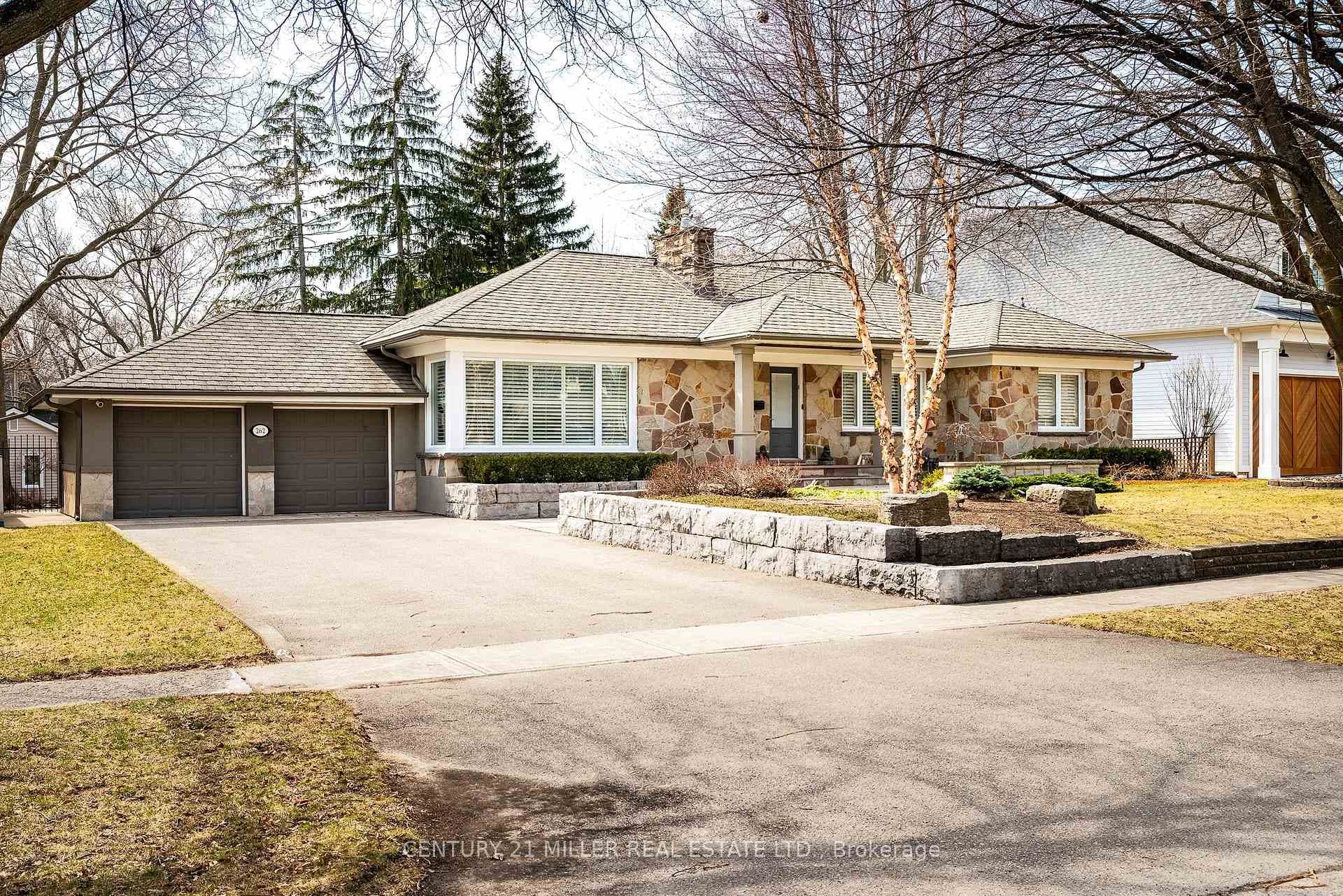 262 Oakwood Crescent - Detached photo 1 of 48 in Oakville, Ontario
