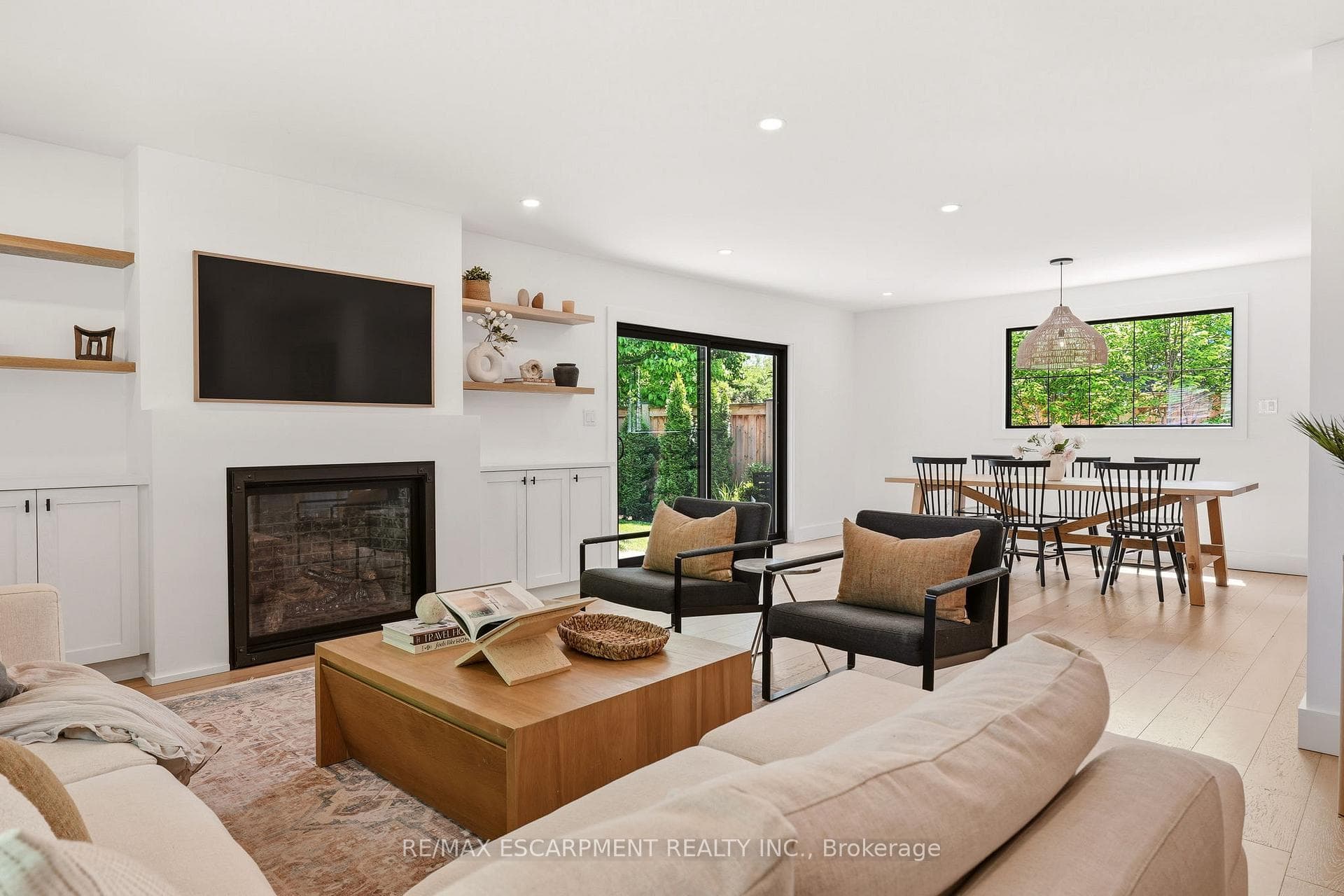 394 RANKIN Drive - Detached photo 5 of 50 in Burlington, Ontario