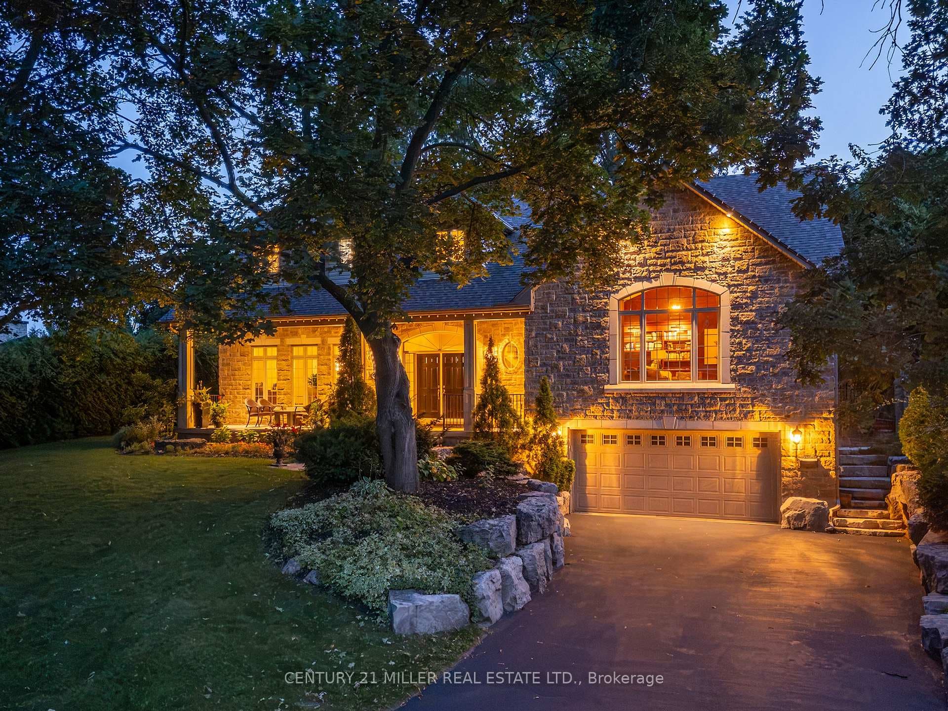 266 Tracina Drive - home for sale in Oakville, Ontario