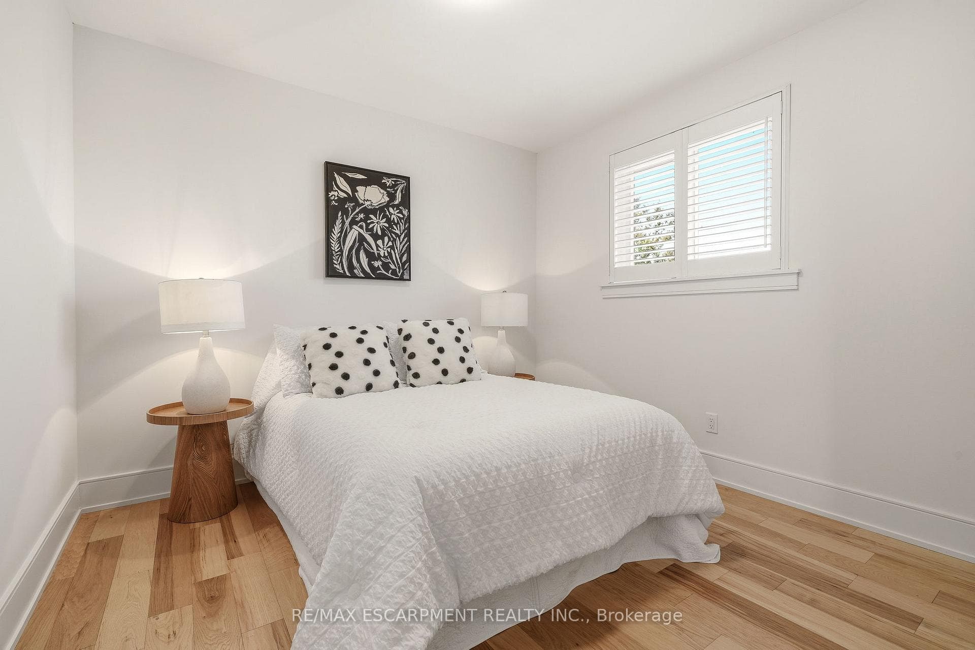 2347 Tweedsmuir Court - Detached photo 26 of 48 in Burlington, Ontario