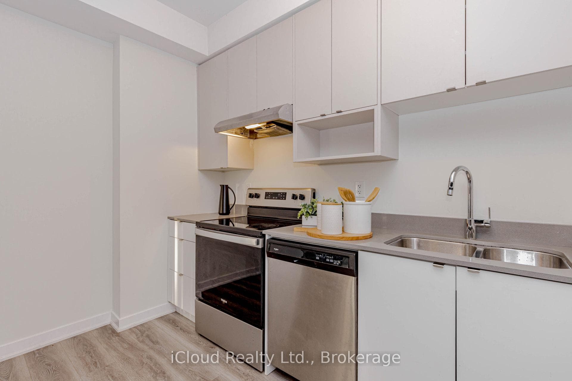 3189 BASTEDO Common Unit 69 - Townhouse photo 21 of 50 in Burlington, Ontario