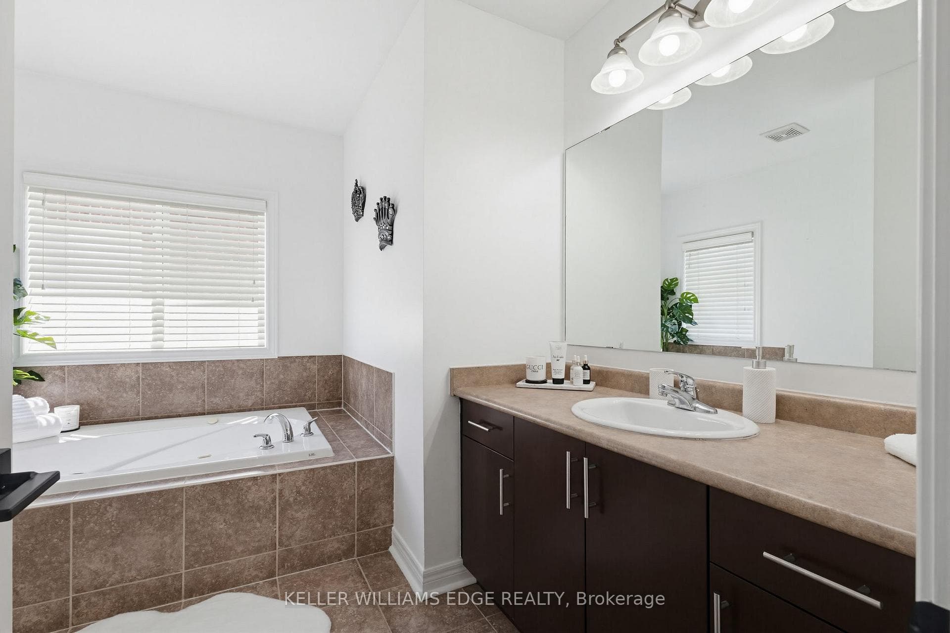 5398 Langford Road - Detached photo 22 of 40 in Burlington, Ontario