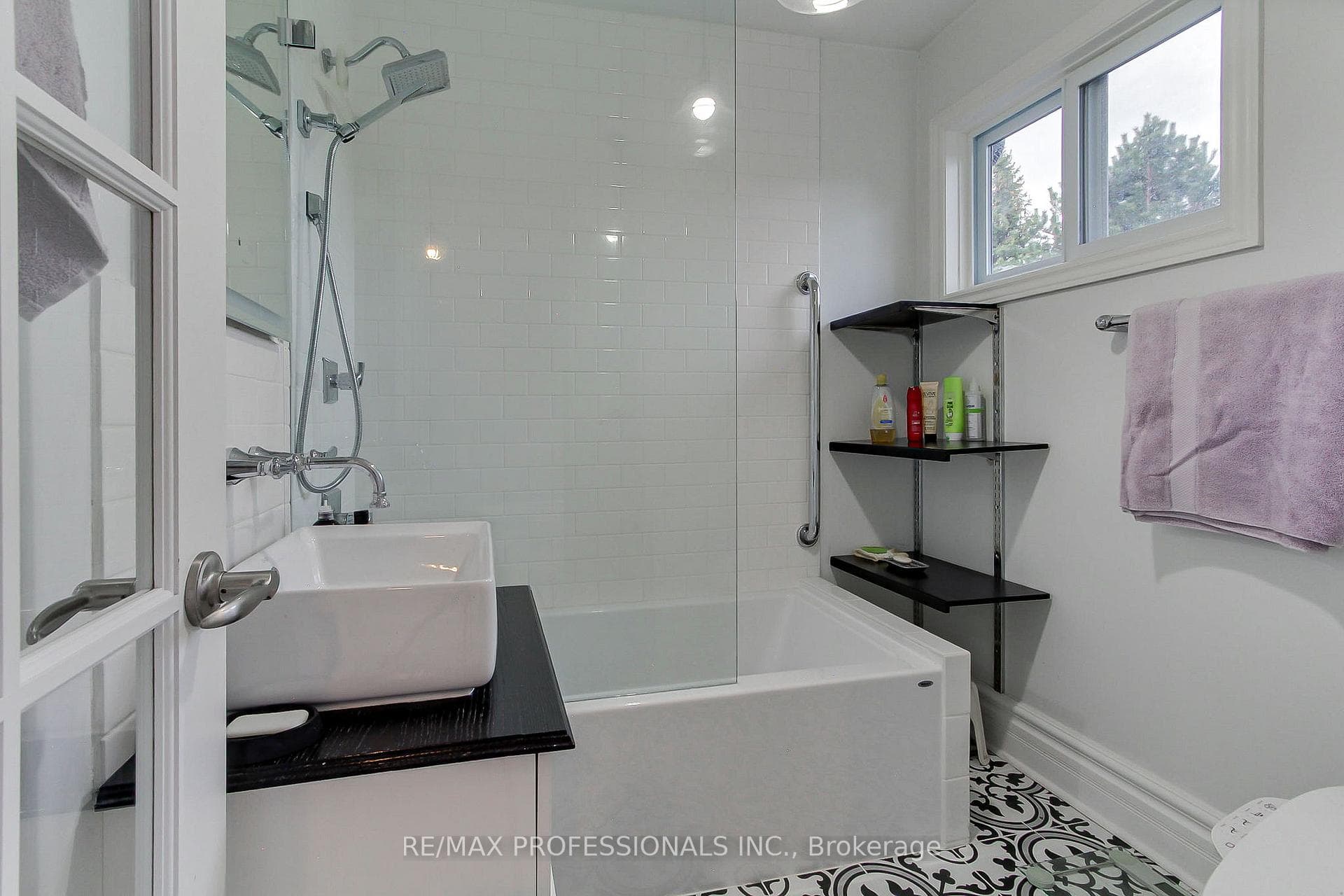 40 Cowley Avenue - Detached photo 35 of 40 in Etobicoke (Islington / Rexdale), Ontario