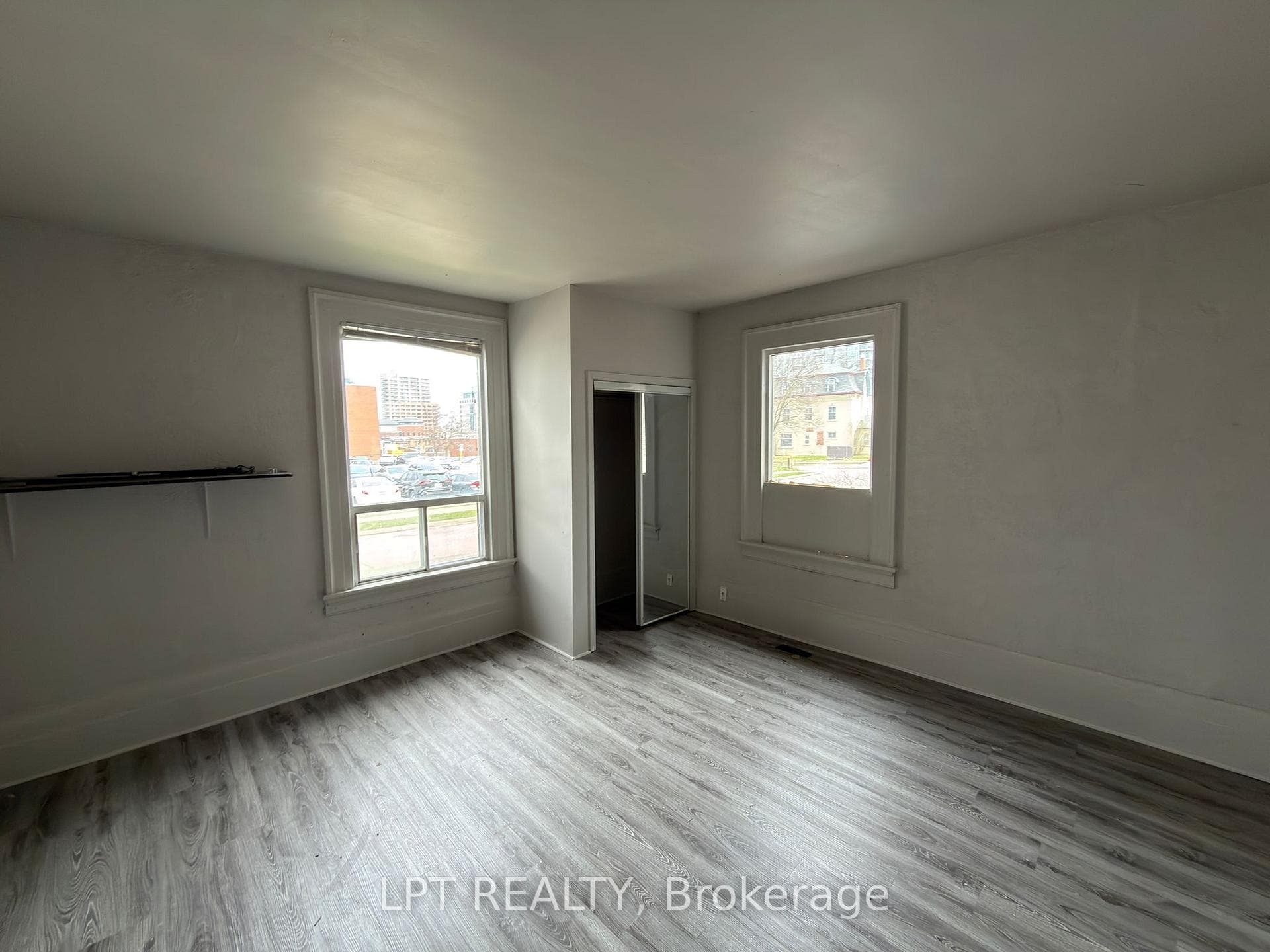 37 Elizabeth Street - Detached photo 6 of 9 in Brampton, Ontario