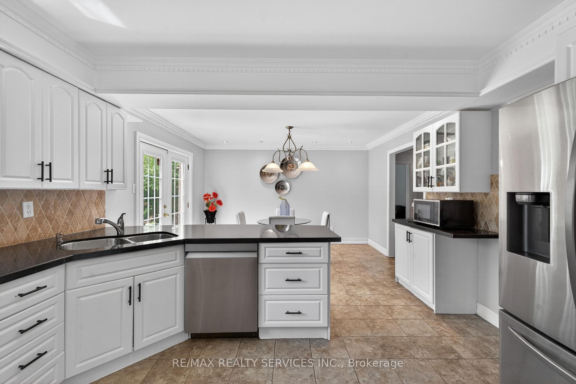 2069 Schoolmaster Circle - Detached photo 30 of 49 in Oakville, Ontario