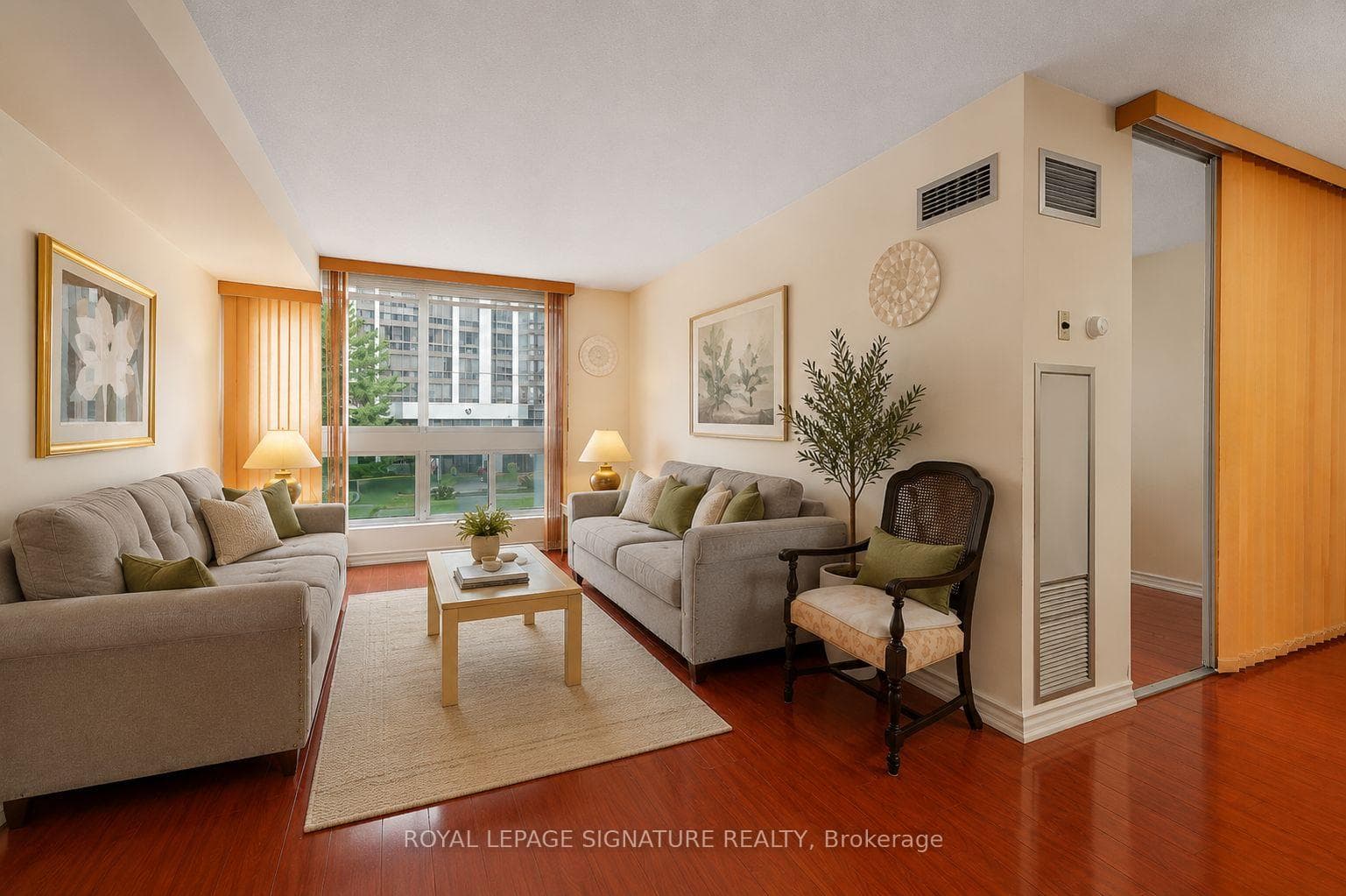 5 Kenneth Avenue Unit 205 - Condo photo 10 of 39 in Willowdale / Newtonbrook, Ontario