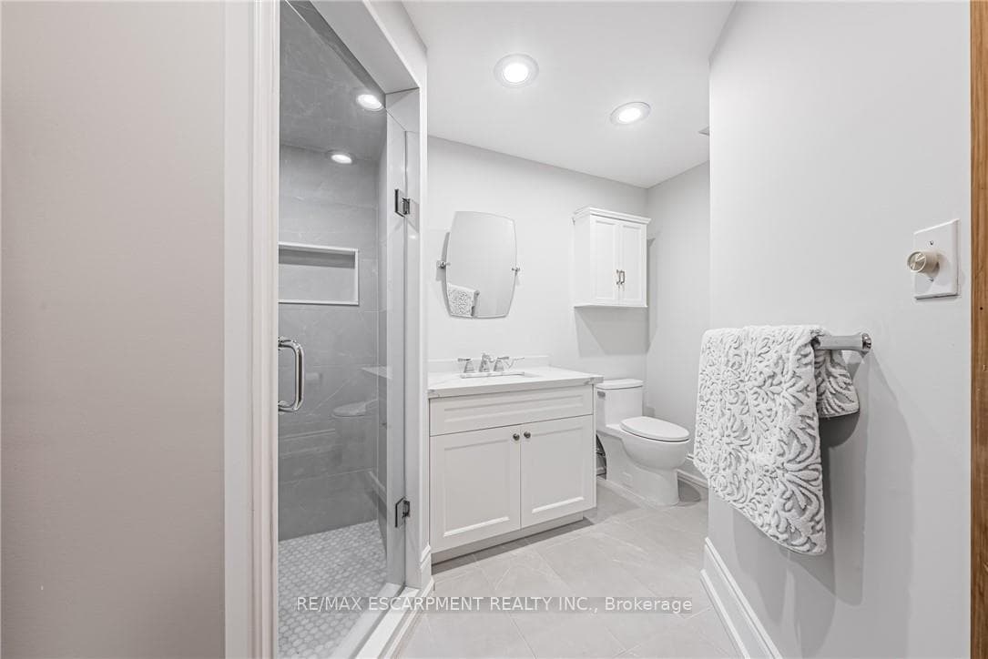 33 Golfview Crescent - Detached photo 34 of 50 in Hamilton, Ontario