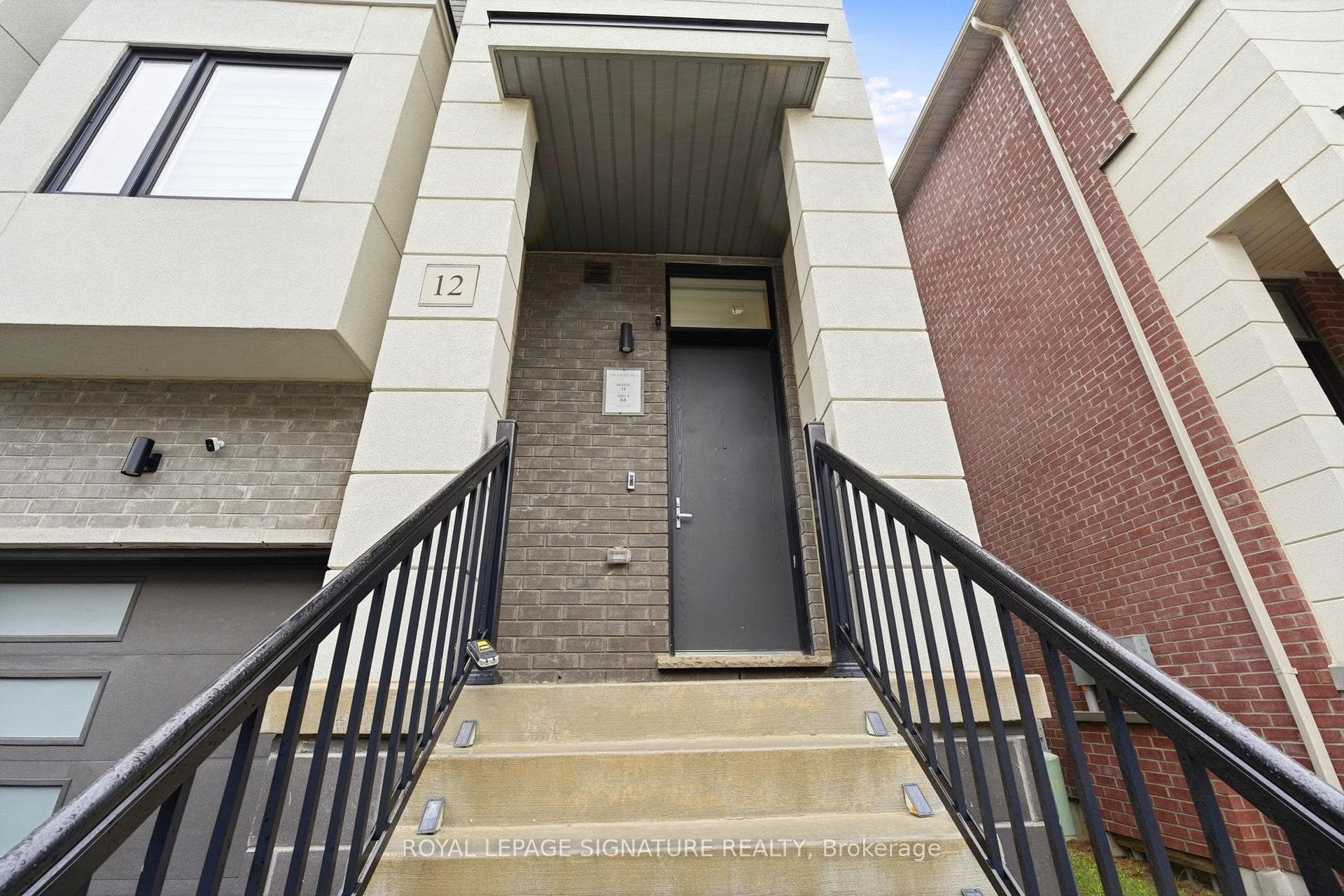 12 Heathrow Lane - Townhouse photo 5 of 40 in Caledon, Ontario