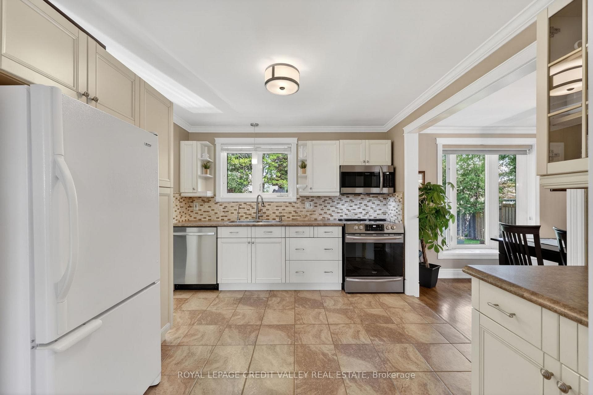 52 Terra Cotta Crescent - Detached photo 14 of 50 in Brampton, Ontario