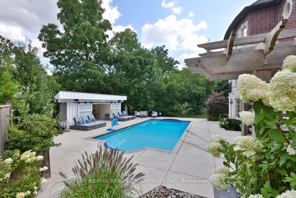 1459 Stavebank Road - Detached photo 2 of 48 in Mississauga, Ontario