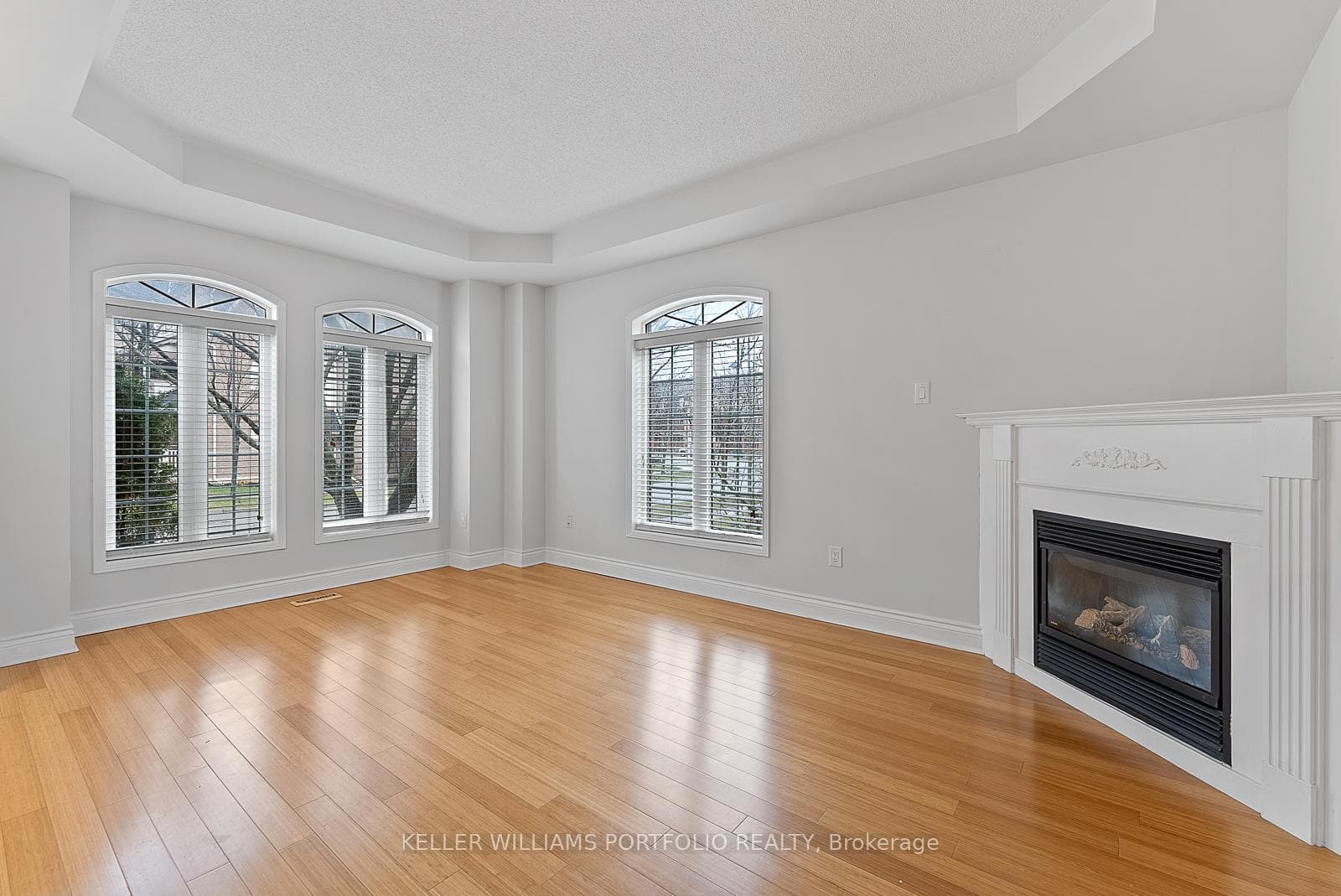 118 Gatwick Drive - Semi-Detached photo 6 of 50 in Oakville, Ontario