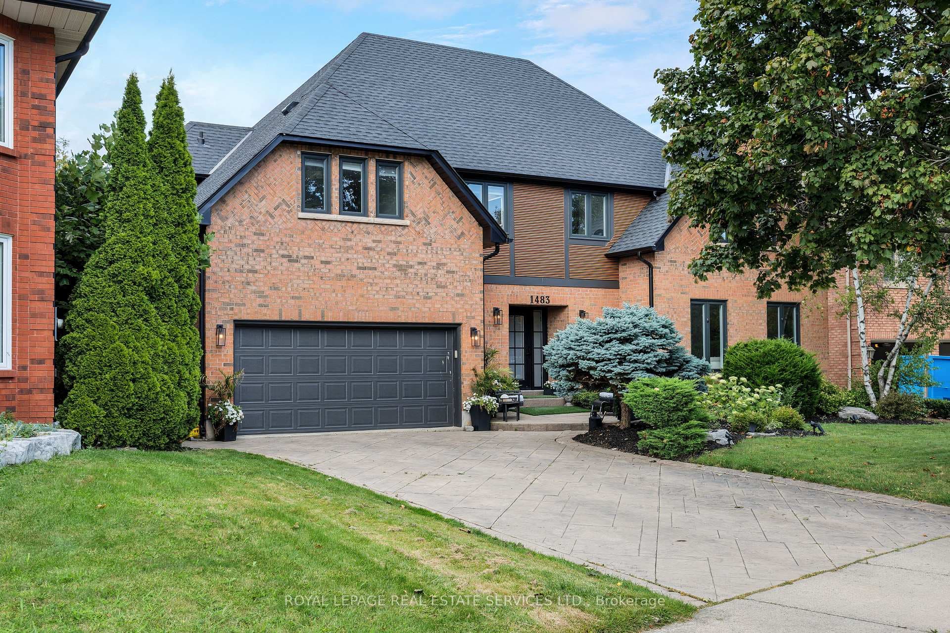 1483 The Links Drive - home for sale in Oakville, Ontario