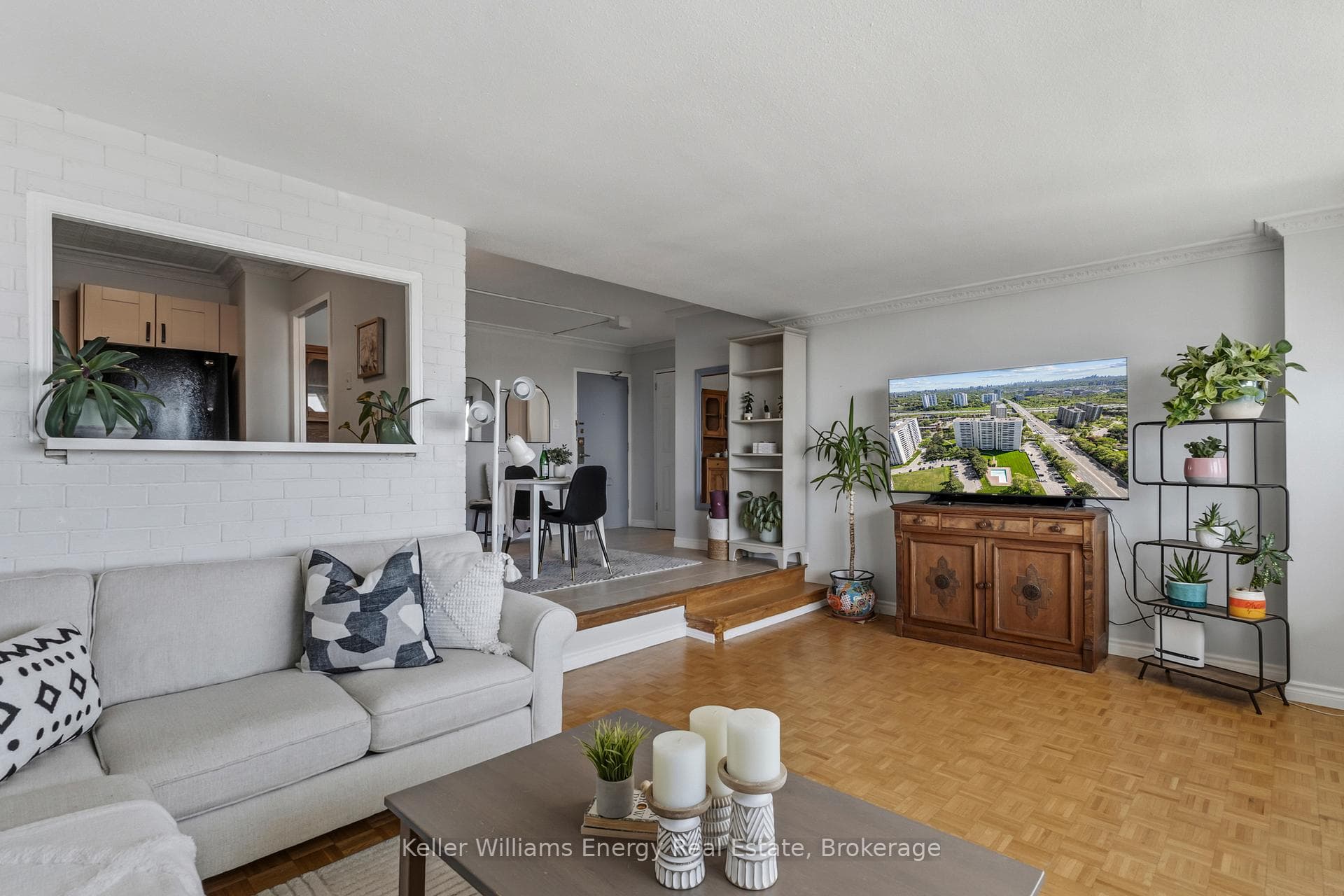 10 Parkway Forest Drive Unit 1603 - Condo photo 8 of 40 in Hillcrest Village / Bayview Village, Ontario