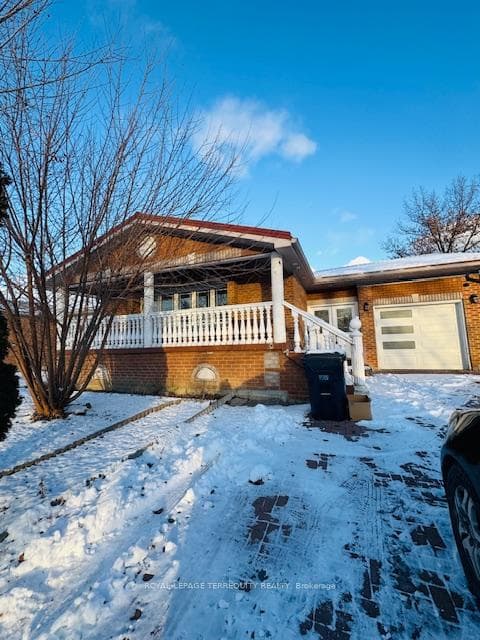 46 Orpington Crescent - Detached photo 2 of 16 in Etobicoke (West Mall / Rexdale), Ontario