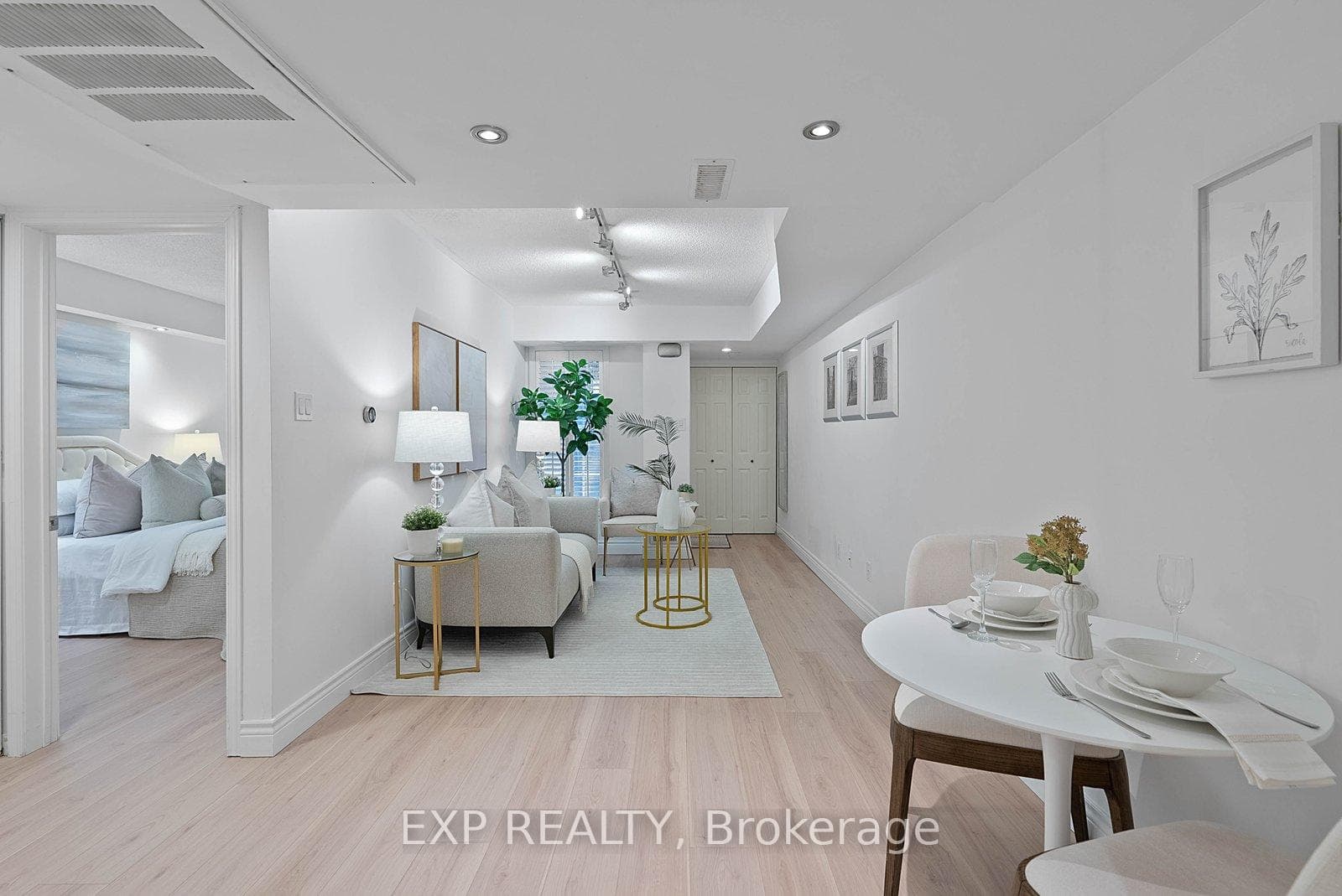 12 Portland Street Unit Th B - Condo photo 18 of 26 in Downtown Toronto / Waterfront, Ontario
