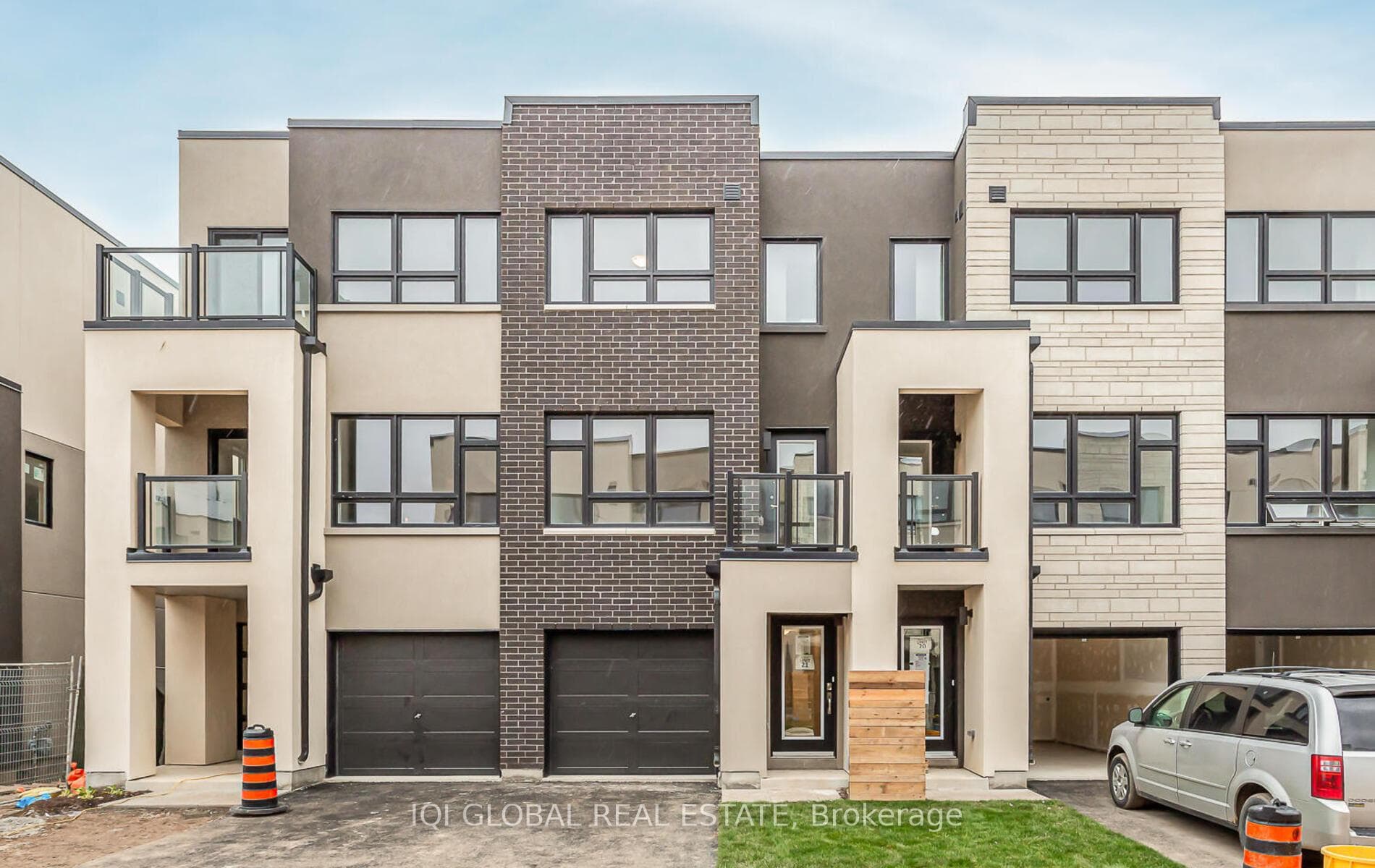 3089 Cherry Blossom Common - home for sale in Burlington, Ontario