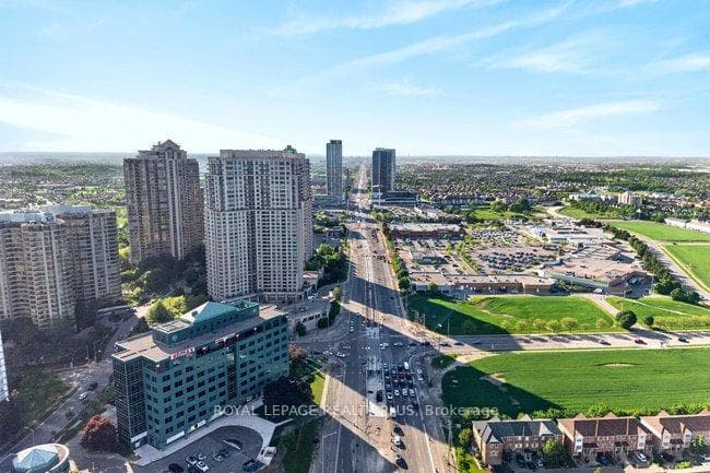 35 Kingsbridge Garden Circle Unit TPH4 - Condo photo 42 of 50 in Mississauga, Ontario
