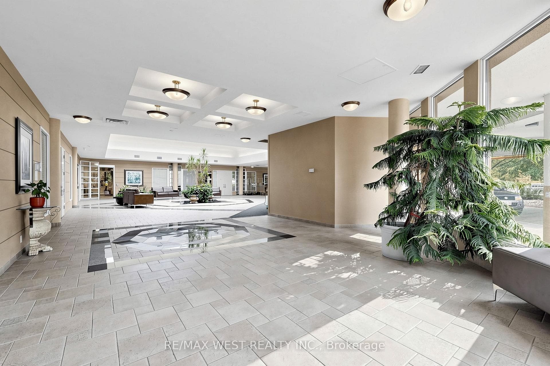 5 Concorde Place Unit 1302 - Condo photo 9 of 47 in Don Mills / Parkwoods / Victoria Village, Ontario
