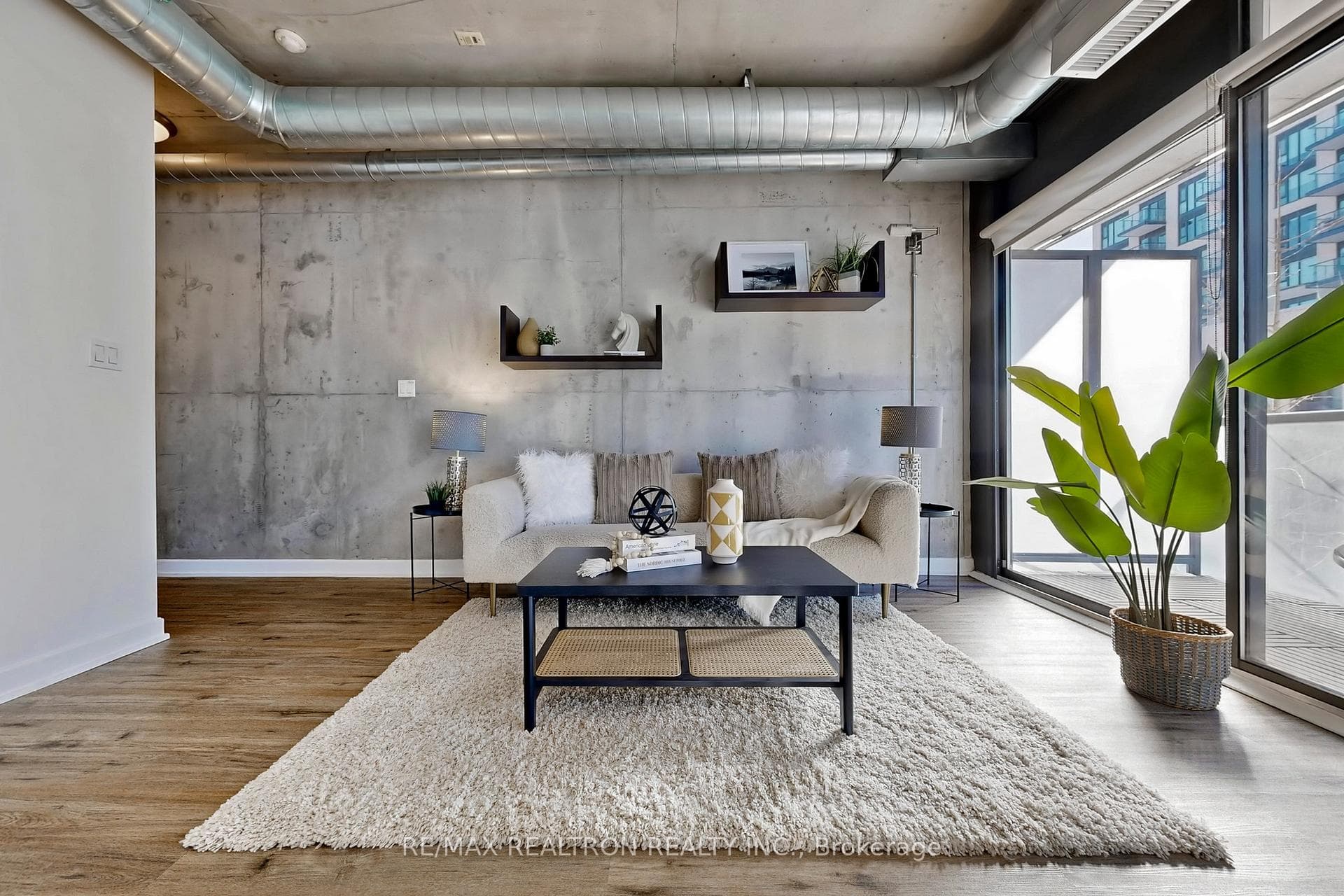 533 Richmond Street Unit 408 - Condo photo 2 of 23 in Downtown Toronto / Waterfront, Ontario