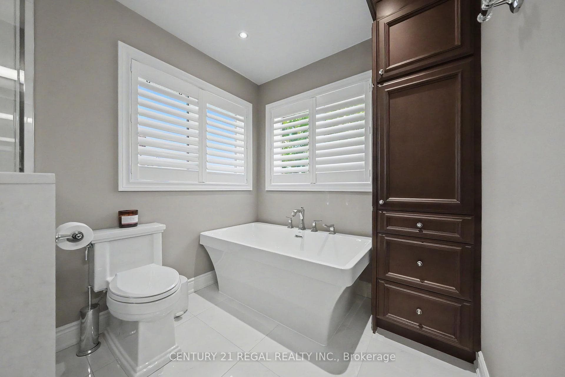 2260 Chickadee Crescent - Detached photo 27 of 47 in Oakville, Ontario