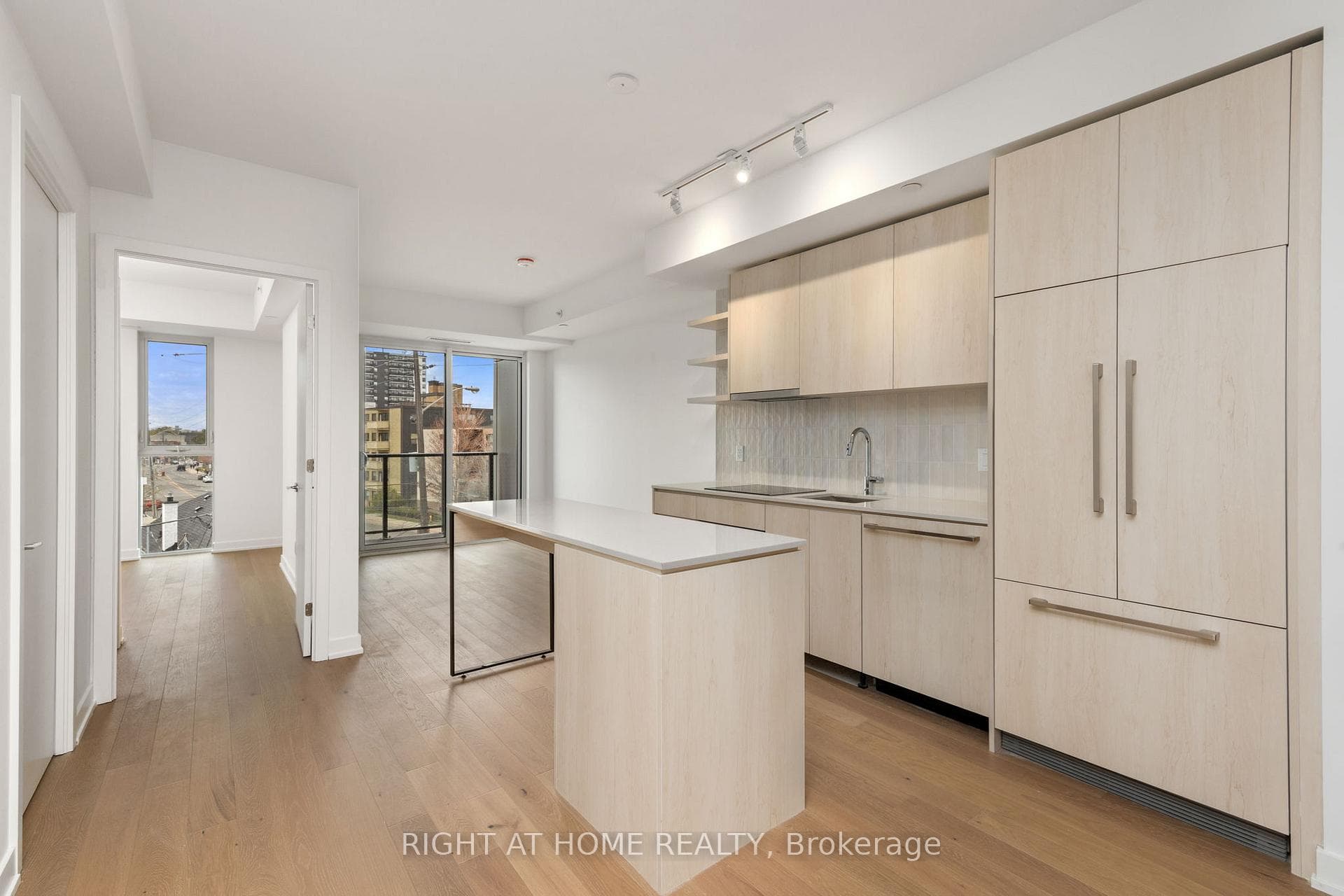 1161 Kingston Road Unit 305 - Condo photo 2 of 27 in Birch Cliff / Cliffside, Ontario