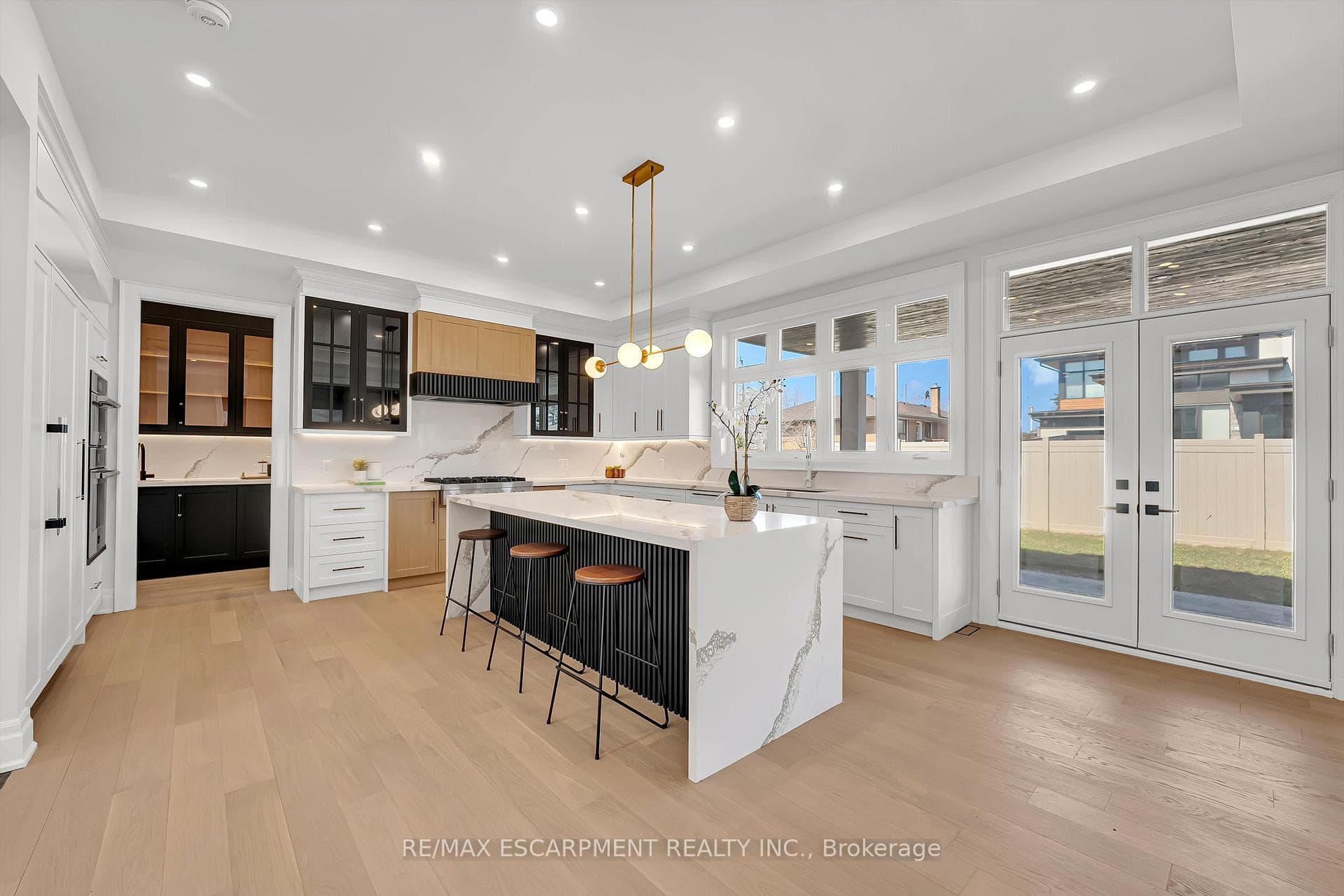 383 Wadsworth Street - Detached photo 10 of 46 in Oakville, Ontario